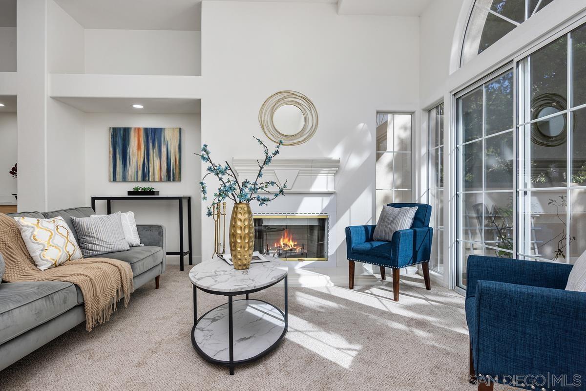 Detail Gallery Image 7 of 45 For 5125  Renaissance Ave  #B,  San Diego,  CA 92122 - 3 Beds | 2/1 Baths