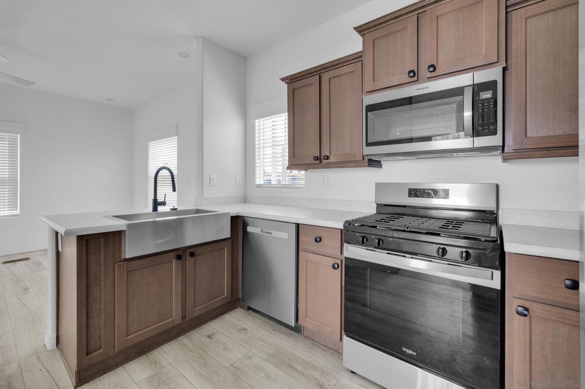 Detail Gallery Image 2 of 18 For 1174 E Main  #62,  El Cajon,  CA 92021 - 2 Beds | 2 Baths