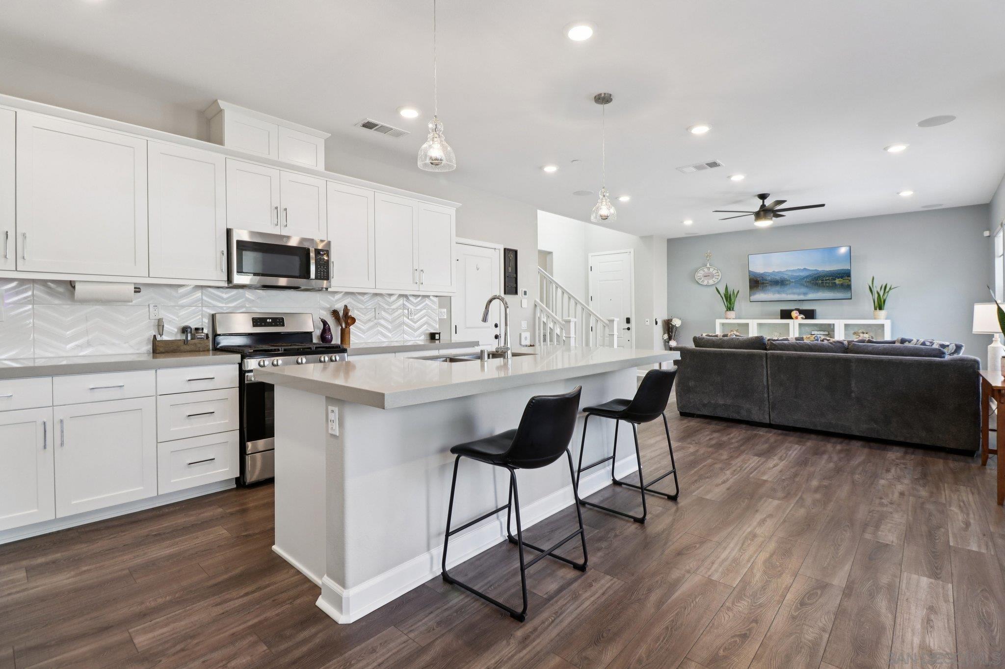 Detail Gallery Image 14 of 60 For 10128  Hercules Way, Spring Valley,  CA 91977 - 4 Beds | 3 Baths