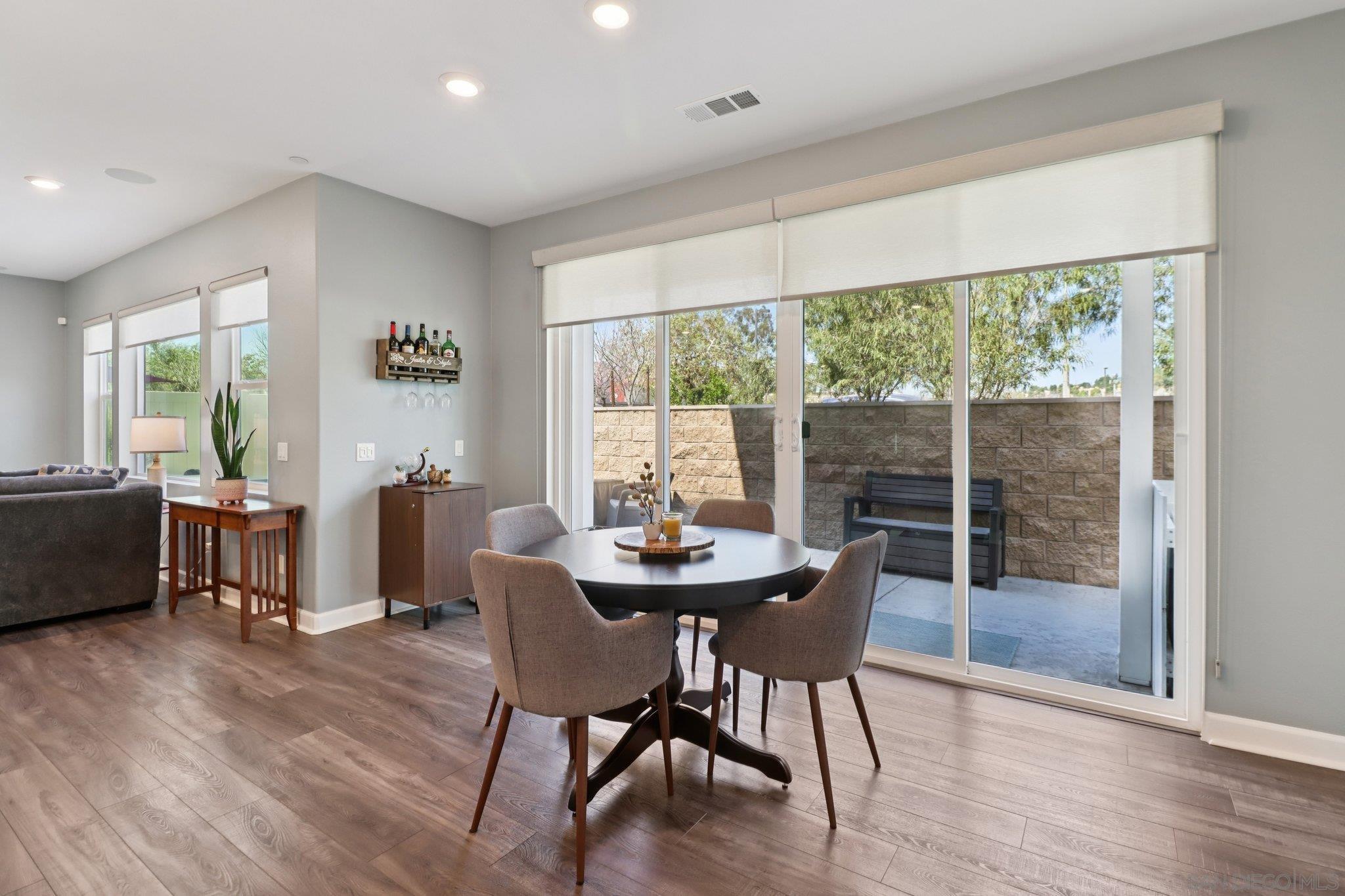 Detail Gallery Image 8 of 60 For 10128  Hercules Way, Spring Valley,  CA 91977 - 4 Beds | 3 Baths