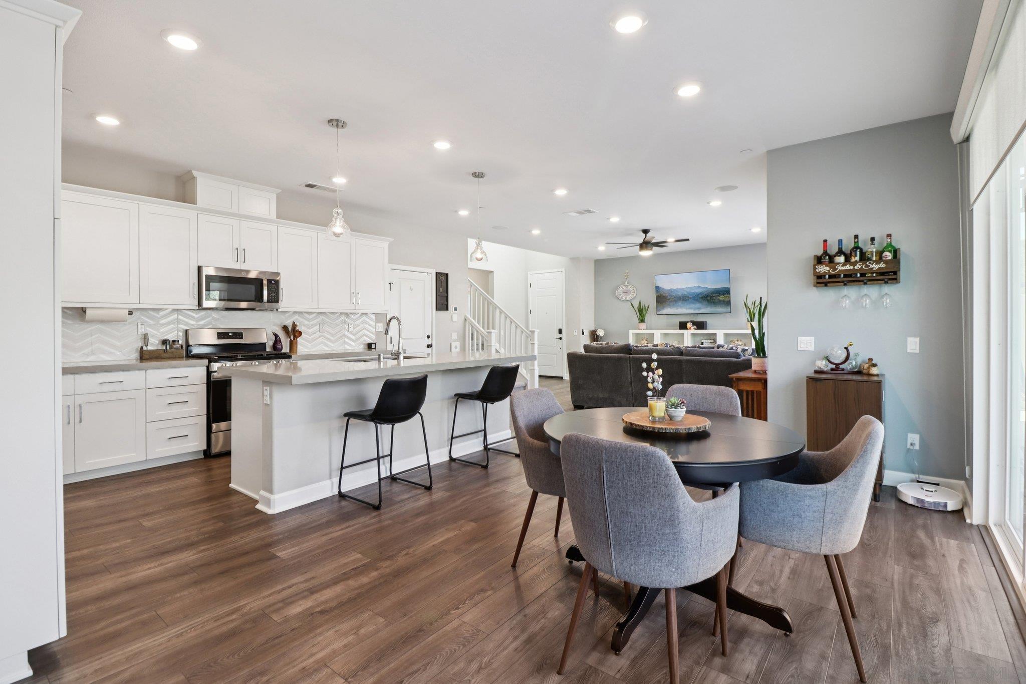 Detail Gallery Image 9 of 60 For 10128  Hercules Way, Spring Valley,  CA 91977 - 4 Beds | 3 Baths