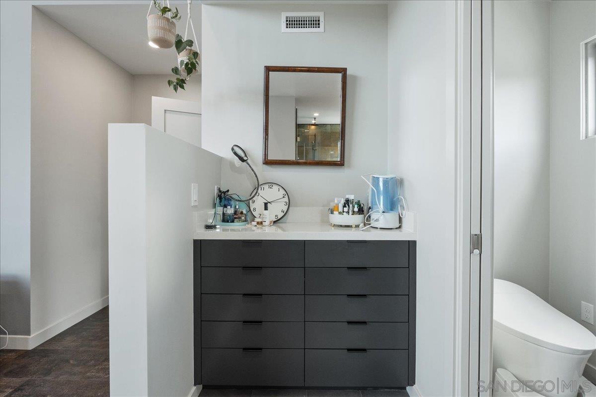 Detail Gallery Image 12 of 28 For 3075  Briand Ave, San Diego,  CA 92122 - 5 Beds | 4 Baths