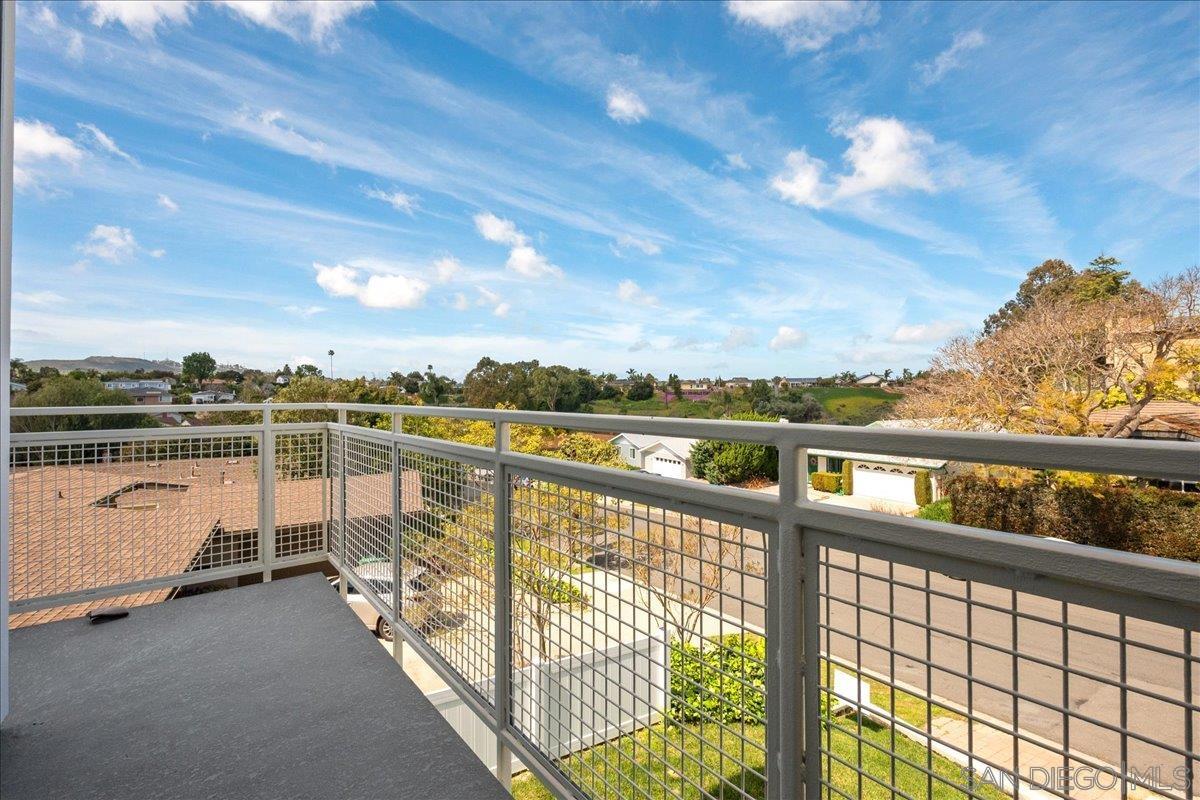 Detail Gallery Image 14 of 28 For 3075  Briand Ave, San Diego,  CA 92122 - 5 Beds | 4 Baths