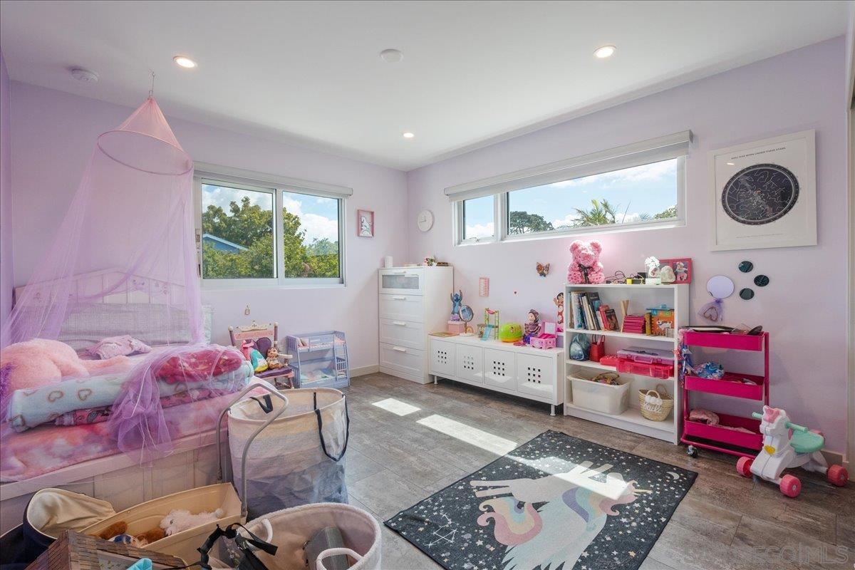 Detail Gallery Image 15 of 28 For 3075  Briand Ave, San Diego,  CA 92122 - 5 Beds | 4 Baths