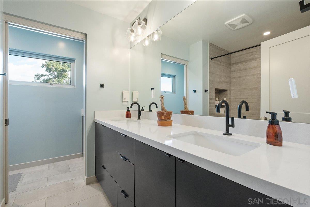 Detail Gallery Image 18 of 28 For 3075  Briand Ave, San Diego,  CA 92122 - 5 Beds | 4 Baths