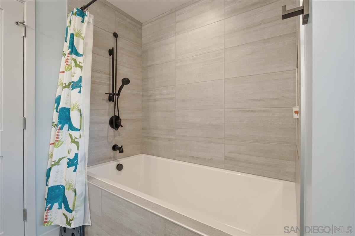 Detail Gallery Image 19 of 28 For 3075  Briand Ave, San Diego,  CA 92122 - 5 Beds | 4 Baths