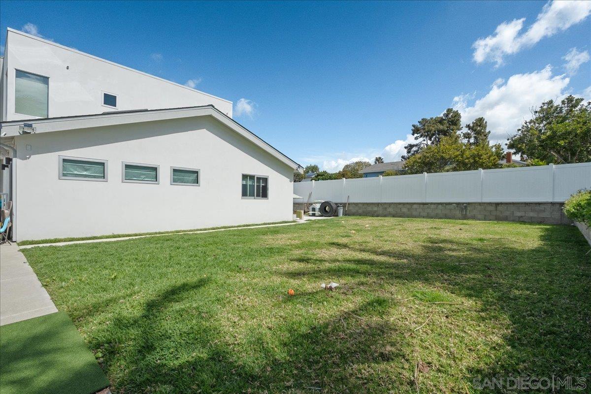 Detail Gallery Image 27 of 28 For 3075  Briand Ave, San Diego,  CA 92122 - 5 Beds | 4 Baths