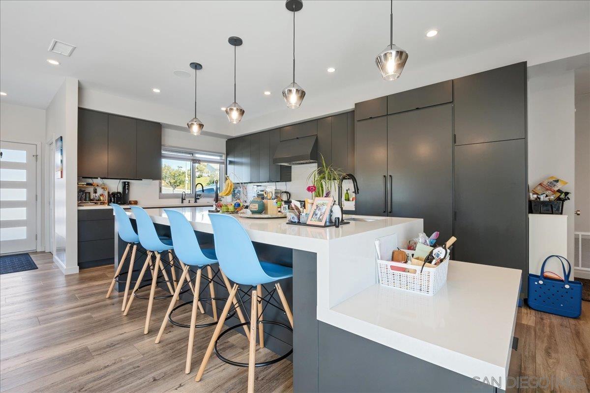 Detail Gallery Image 4 of 28 For 3075  Briand Ave, San Diego,  CA 92122 - 5 Beds | 4 Baths