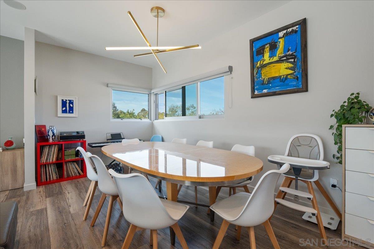 Detail Gallery Image 5 of 28 For 3075  Briand Ave, San Diego,  CA 92122 - 5 Beds | 4 Baths