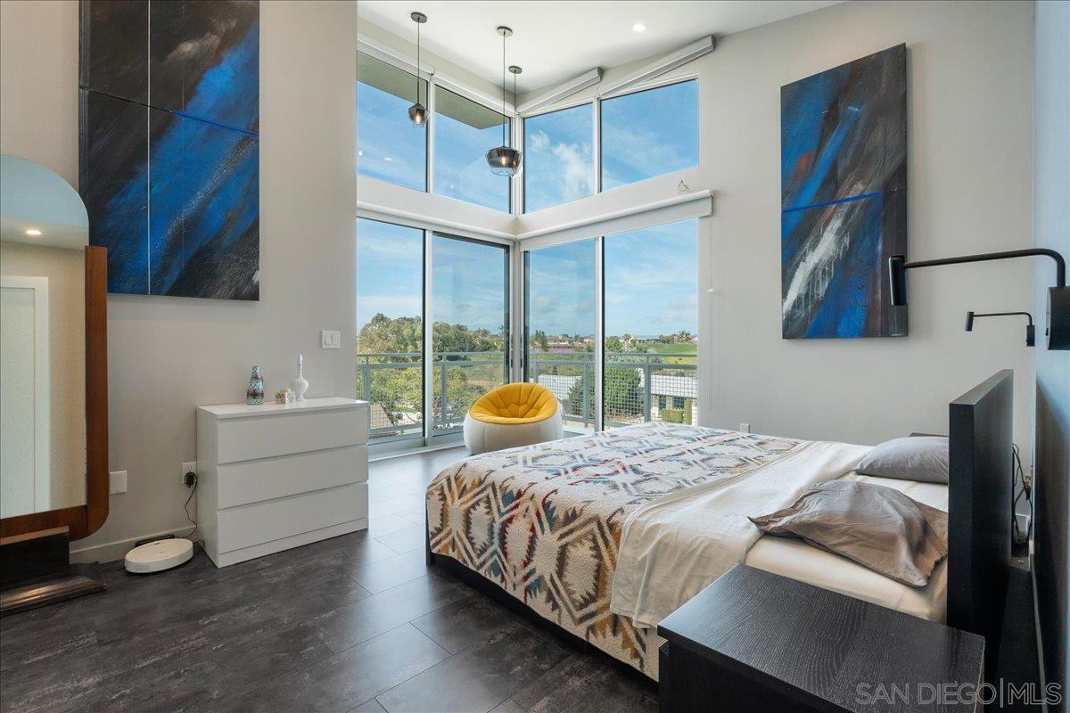 Detail Gallery Image 8 of 28 For 3075  Briand Ave, San Diego,  CA 92122 - 5 Beds | 4 Baths