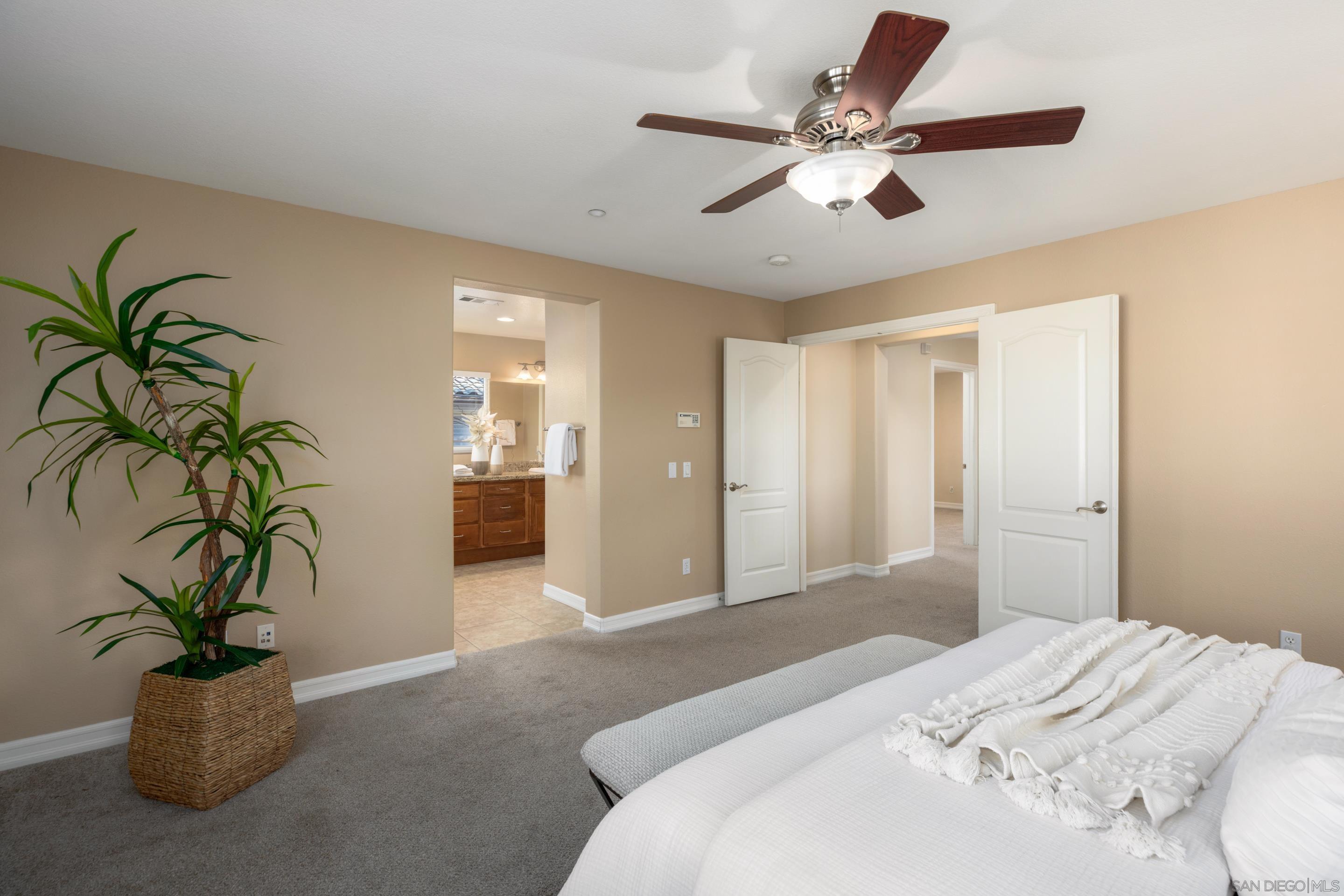Detail Gallery Image 12 of 30 For 10527  Hollingsworth, San Diego,  CA 92127 - 4 Beds | 2/1 Baths
