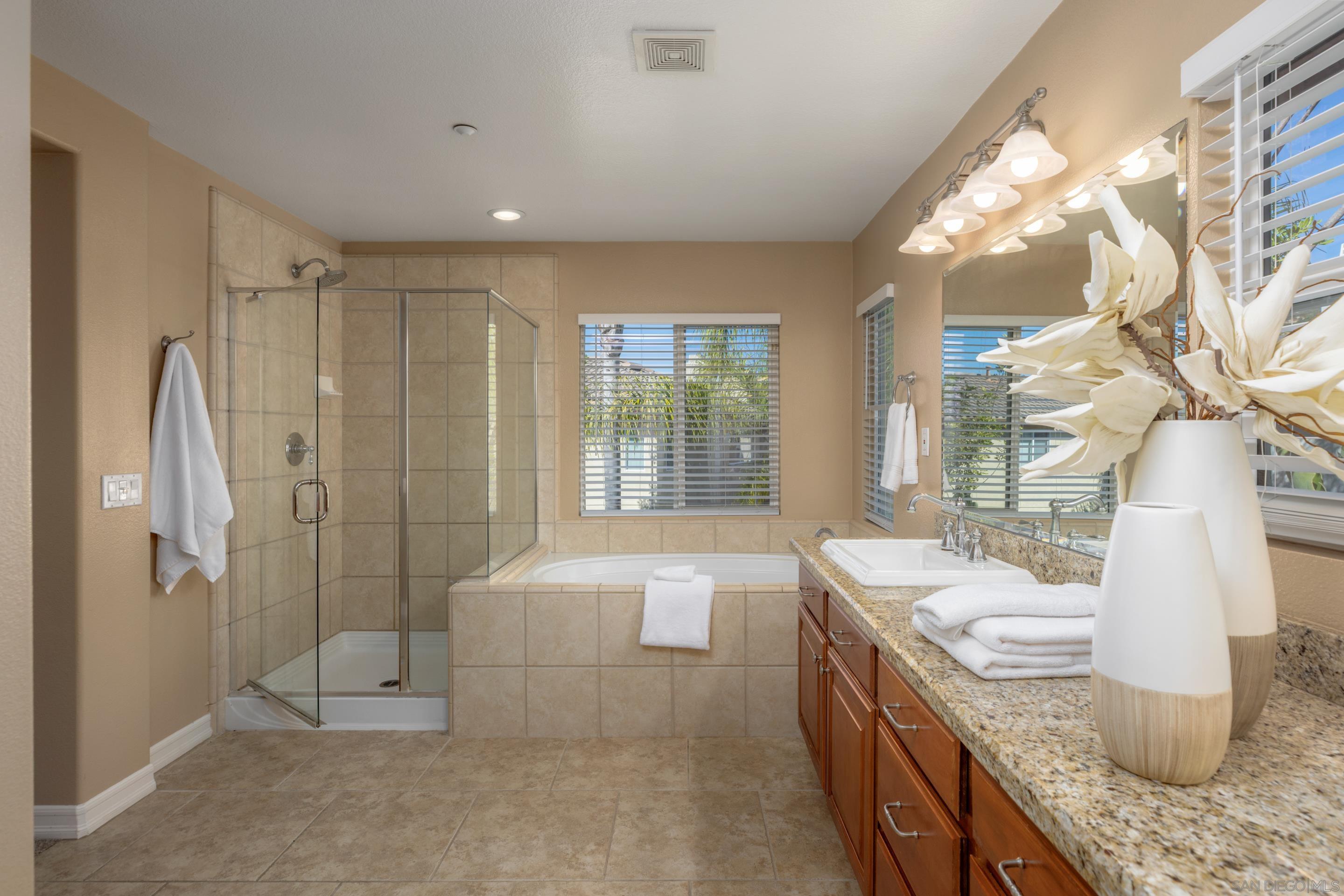 Detail Gallery Image 13 of 30 For 10527  Hollingsworth, San Diego,  CA 92127 - 4 Beds | 2/1 Baths