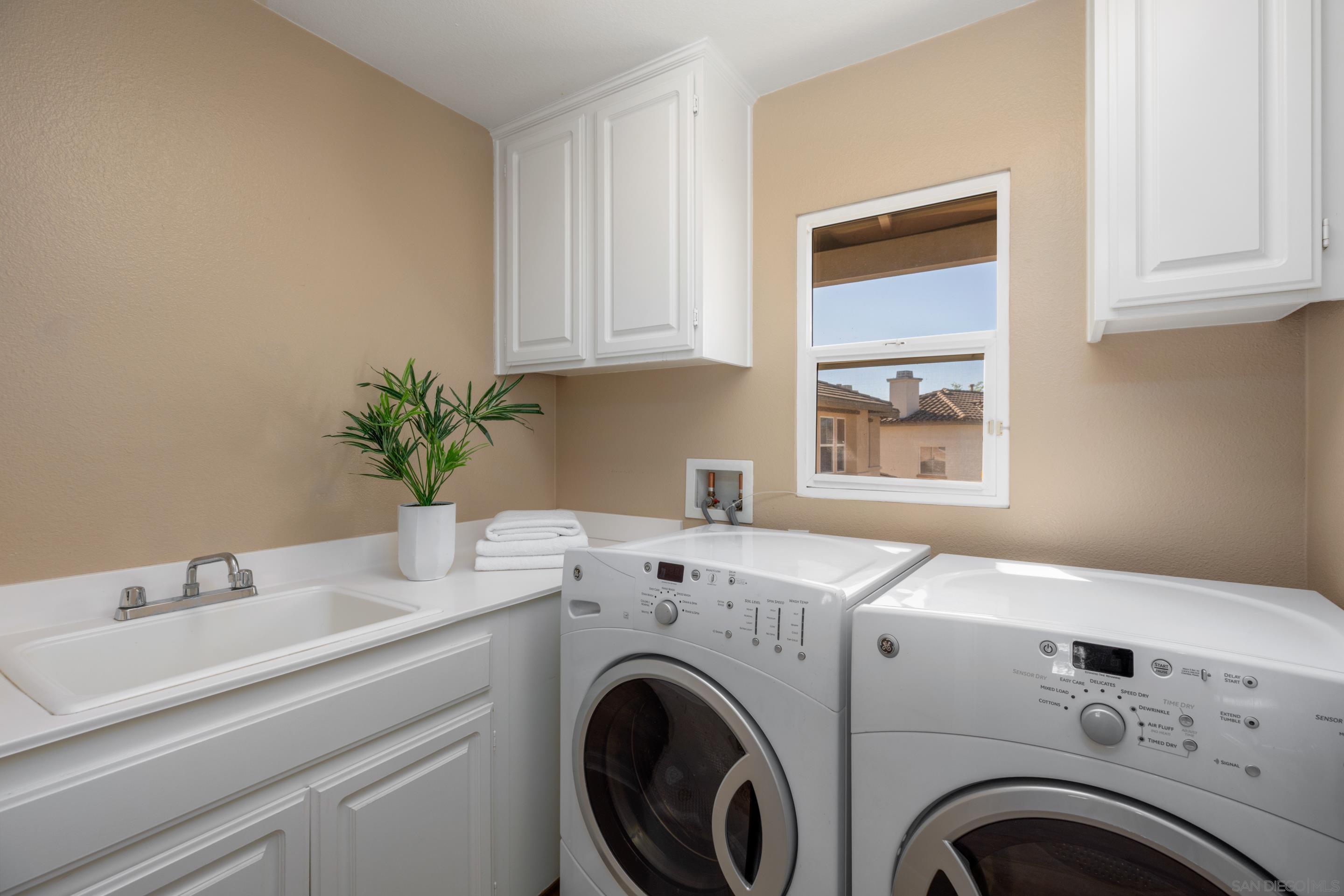 Detail Gallery Image 17 of 30 For 10527  Hollingsworth, San Diego,  CA 92127 - 4 Beds | 2/1 Baths
