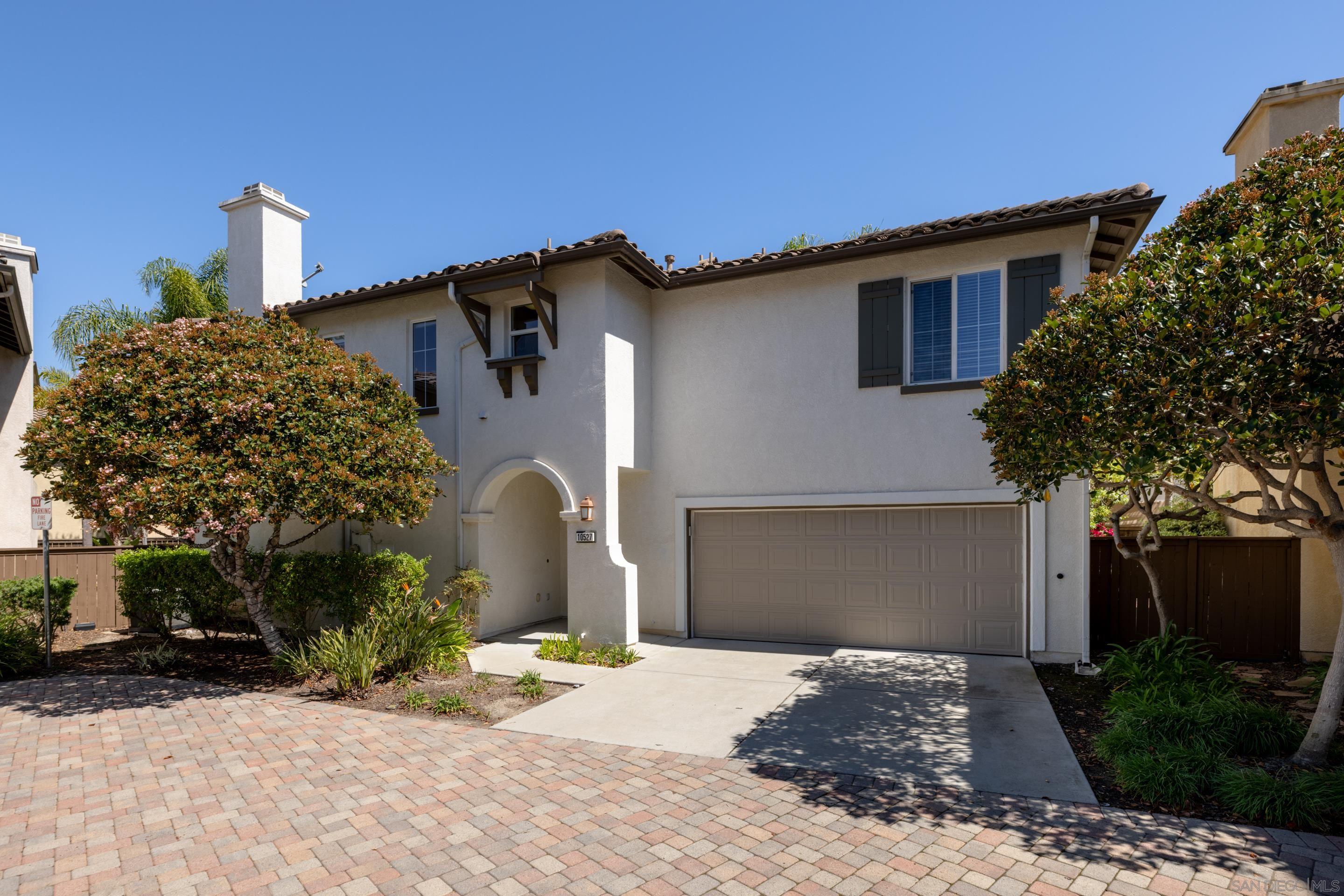 Detail Gallery Image 3 of 30 For 10527  Hollingsworth, San Diego,  CA 92127 - 4 Beds | 2/1 Baths