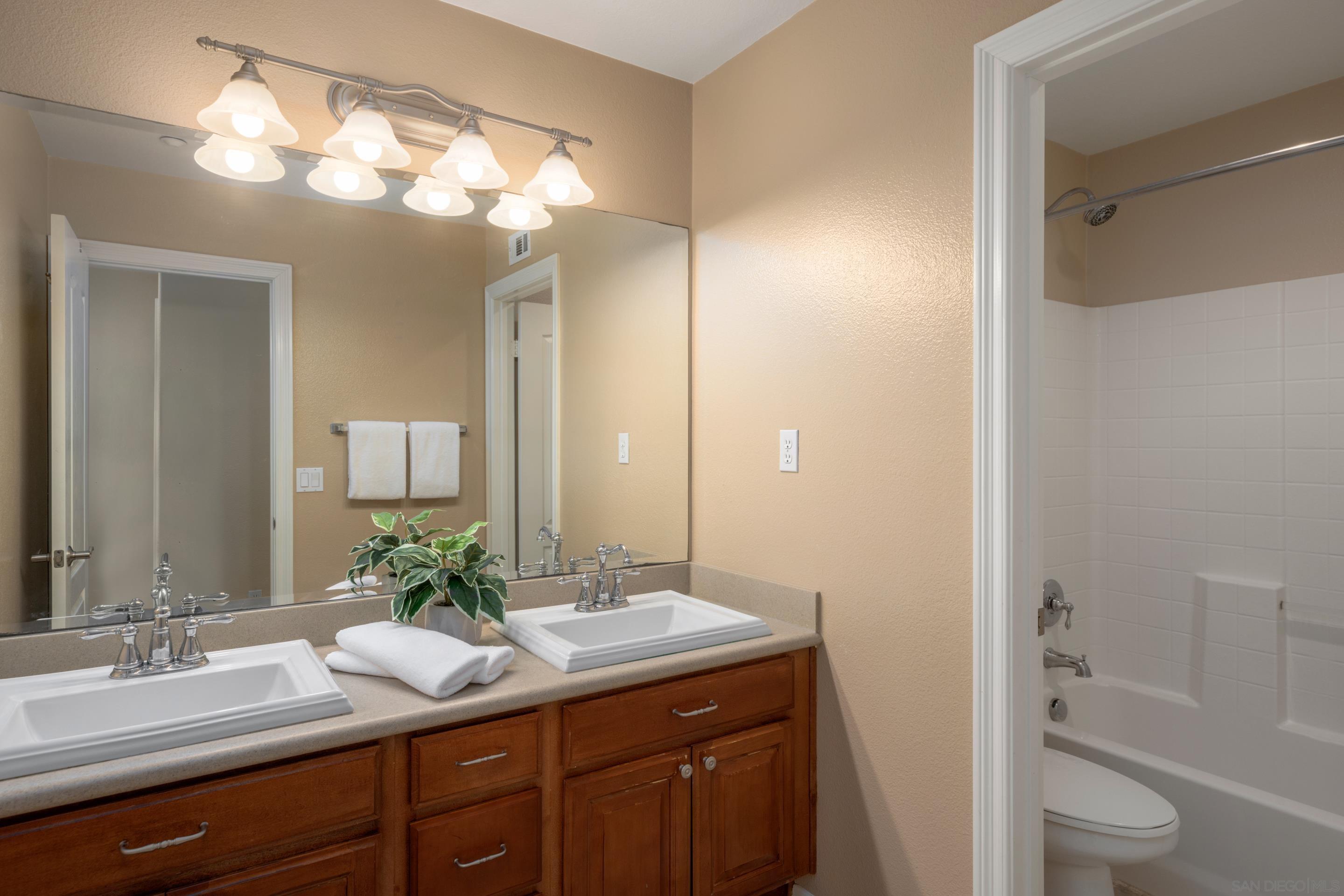 Detail Gallery Image 23 of 30 For 10527  Hollingsworth, San Diego,  CA 92127 - 4 Beds | 2/1 Baths