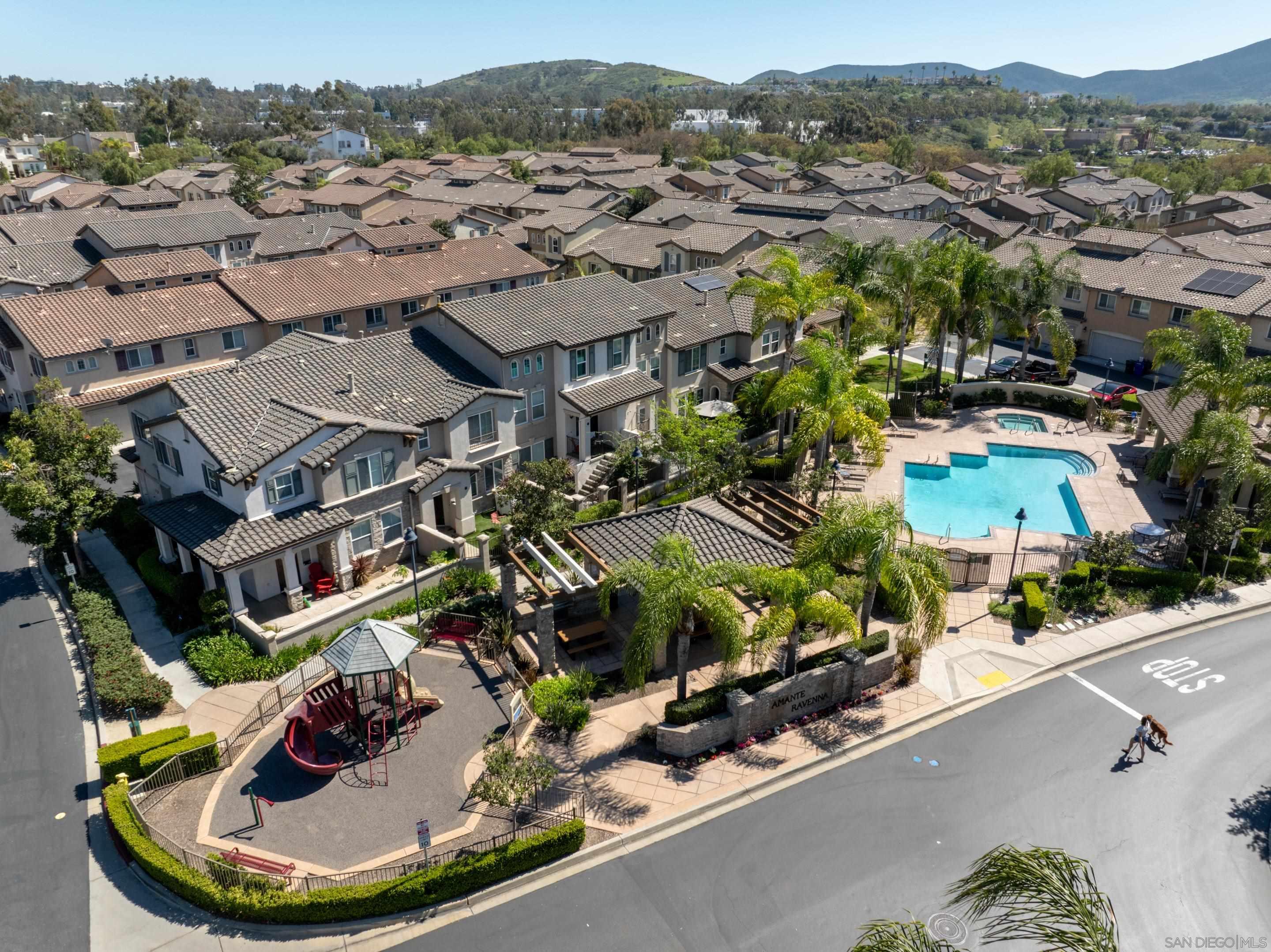 Detail Gallery Image 29 of 30 For 10527  Hollingsworth, San Diego,  CA 92127 - 4 Beds | 2/1 Baths