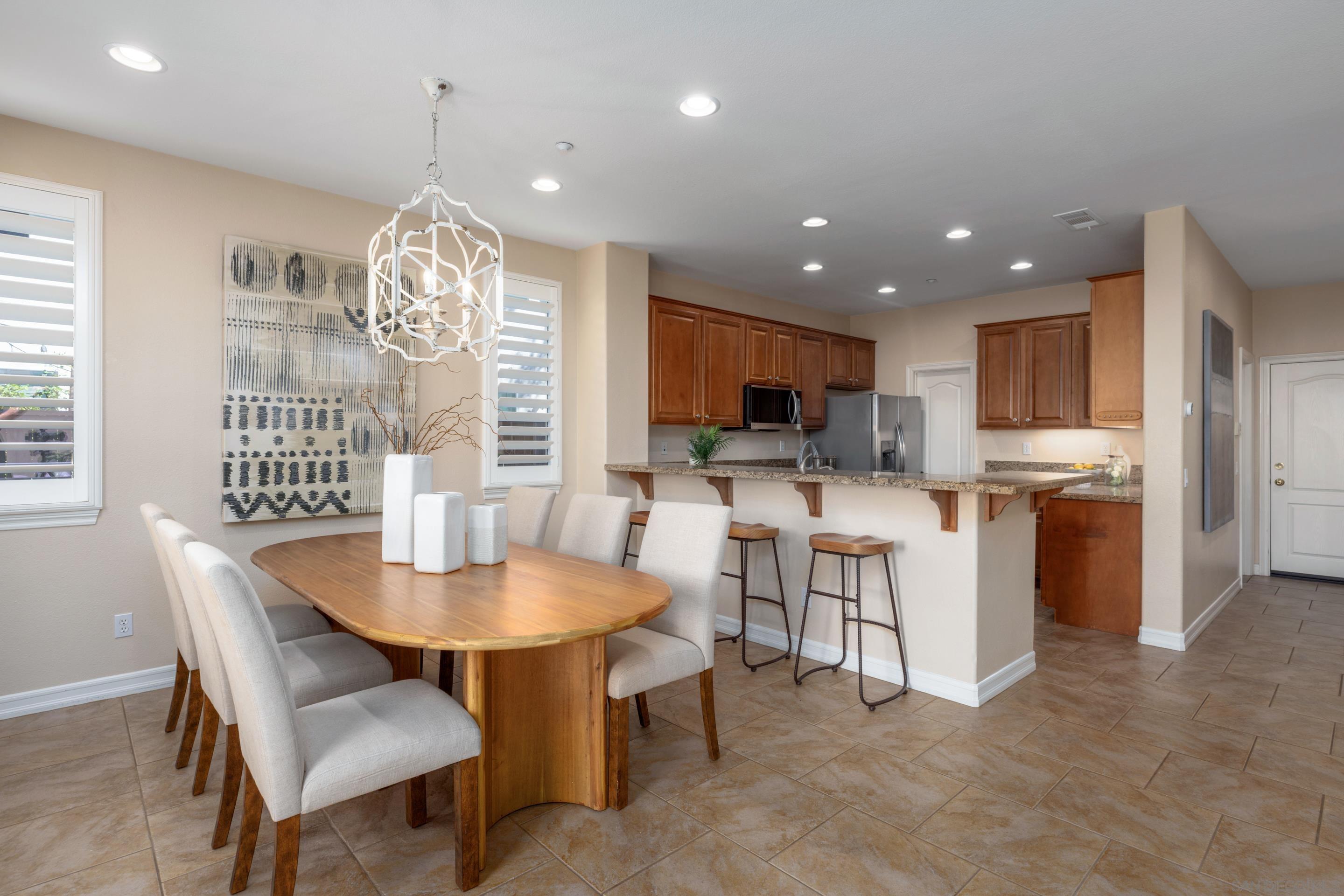 Detail Gallery Image 8 of 30 For 10527  Hollingsworth, San Diego,  CA 92127 - 4 Beds | 2/1 Baths