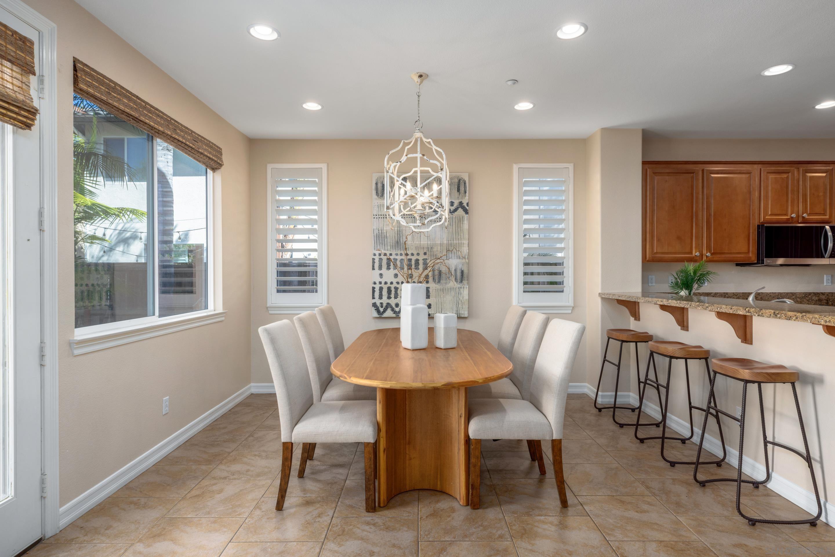 Detail Gallery Image 9 of 30 For 10527  Hollingsworth, San Diego,  CA 92127 - 4 Beds | 2/1 Baths