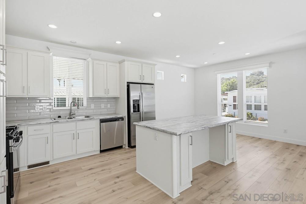 Detail Gallery Image 5 of 39 For 1951  47th  #43,  San Diego,  CA 92102 - 3 Beds | 2 Baths