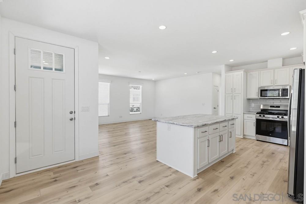 Detail Gallery Image 8 of 39 For 1951  47th  #43,  San Diego,  CA 92102 - 3 Beds | 2 Baths