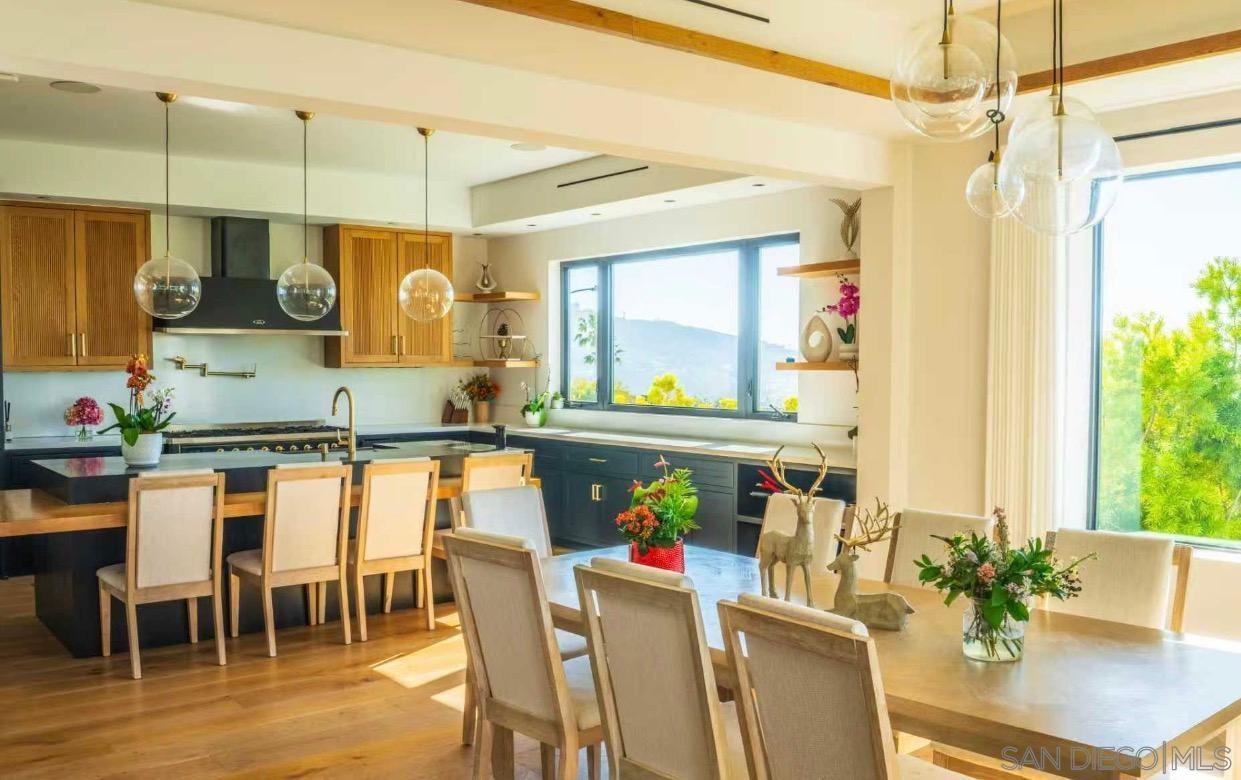 Detail Gallery Image 21 of 36 For 8433  Prestwick Dr, La Jolla,  CA 92037 - 5 Beds | 5/2 Baths