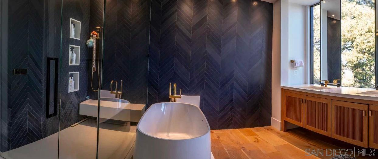 Detail Gallery Image 28 of 36 For 8433  Prestwick Dr, La Jolla,  CA 92037 - 5 Beds | 5/2 Baths