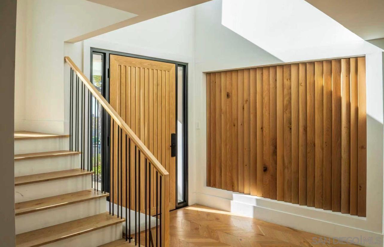 Detail Gallery Image 4 of 36 For 8433  Prestwick Dr, La Jolla,  CA 92037 - 5 Beds | 5/2 Baths