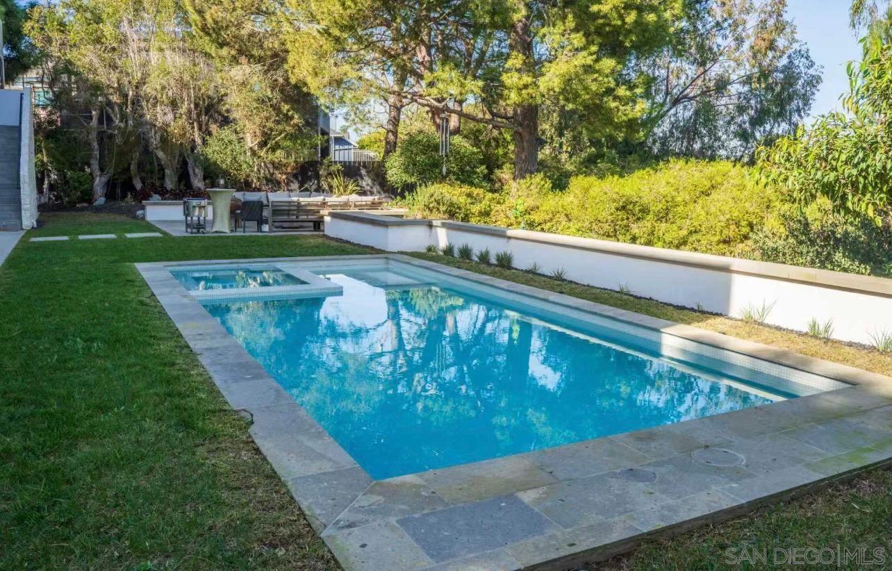 Detail Gallery Image 34 of 36 For 8433  Prestwick Dr, La Jolla,  CA 92037 - 5 Beds | 5/2 Baths