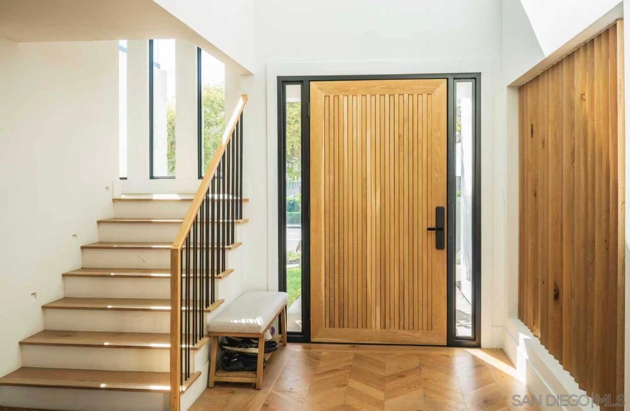 Detail Gallery Image 5 of 36 For 8433  Prestwick Dr, La Jolla,  CA 92037 - 5 Beds | 5/2 Baths