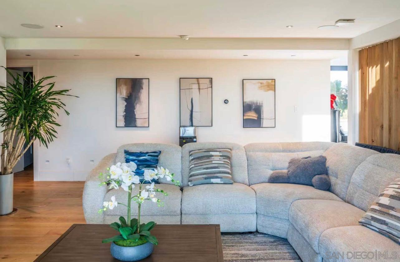 Detail Gallery Image 8 of 36 For 8433  Prestwick Dr, La Jolla,  CA 92037 - 5 Beds | 5/2 Baths