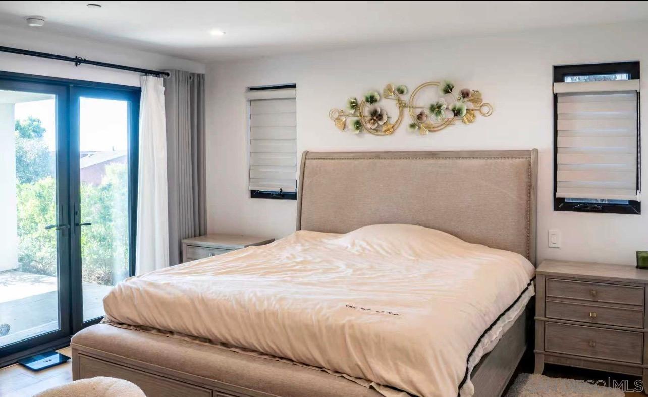 Detail Gallery Image 9 of 36 For 8433  Prestwick Dr, La Jolla,  CA 92037 - 5 Beds | 5/2 Baths