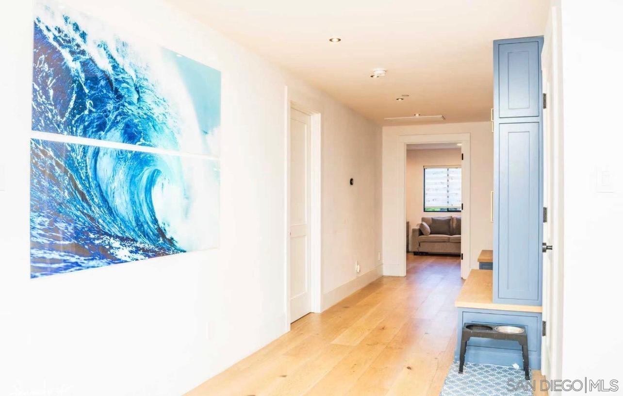 Detail Gallery Image 10 of 36 For 8433  Prestwick Dr, La Jolla,  CA 92037 - 5 Beds | 5/2 Baths