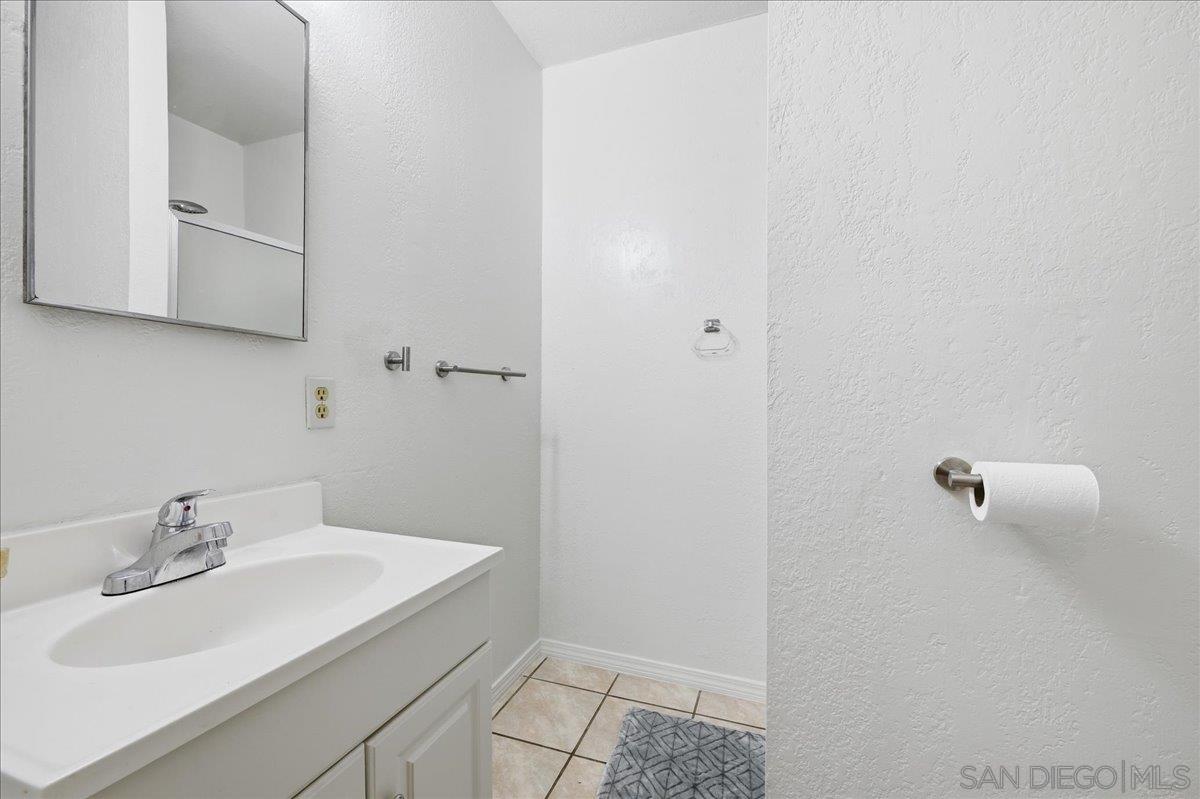Detail Gallery Image 28 of 39 For 5810  Redwood Street, San Diego,  CA 92105 - 3 Beds | 2 Baths