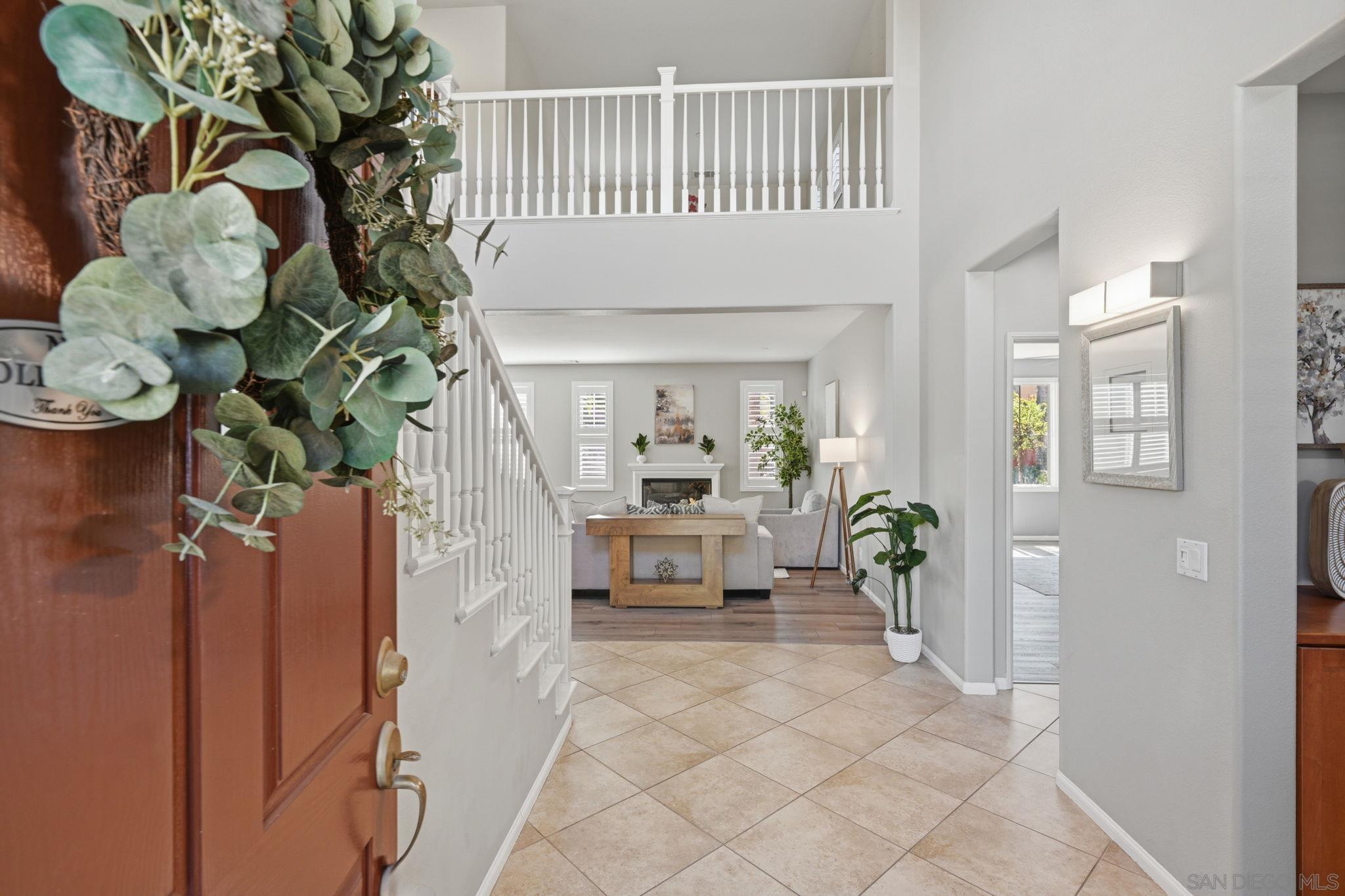 Detail Gallery Image 2 of 56 For 3257  Timken Circle, Escondido,  CA 92027 - 6 Beds | 3/1 Baths