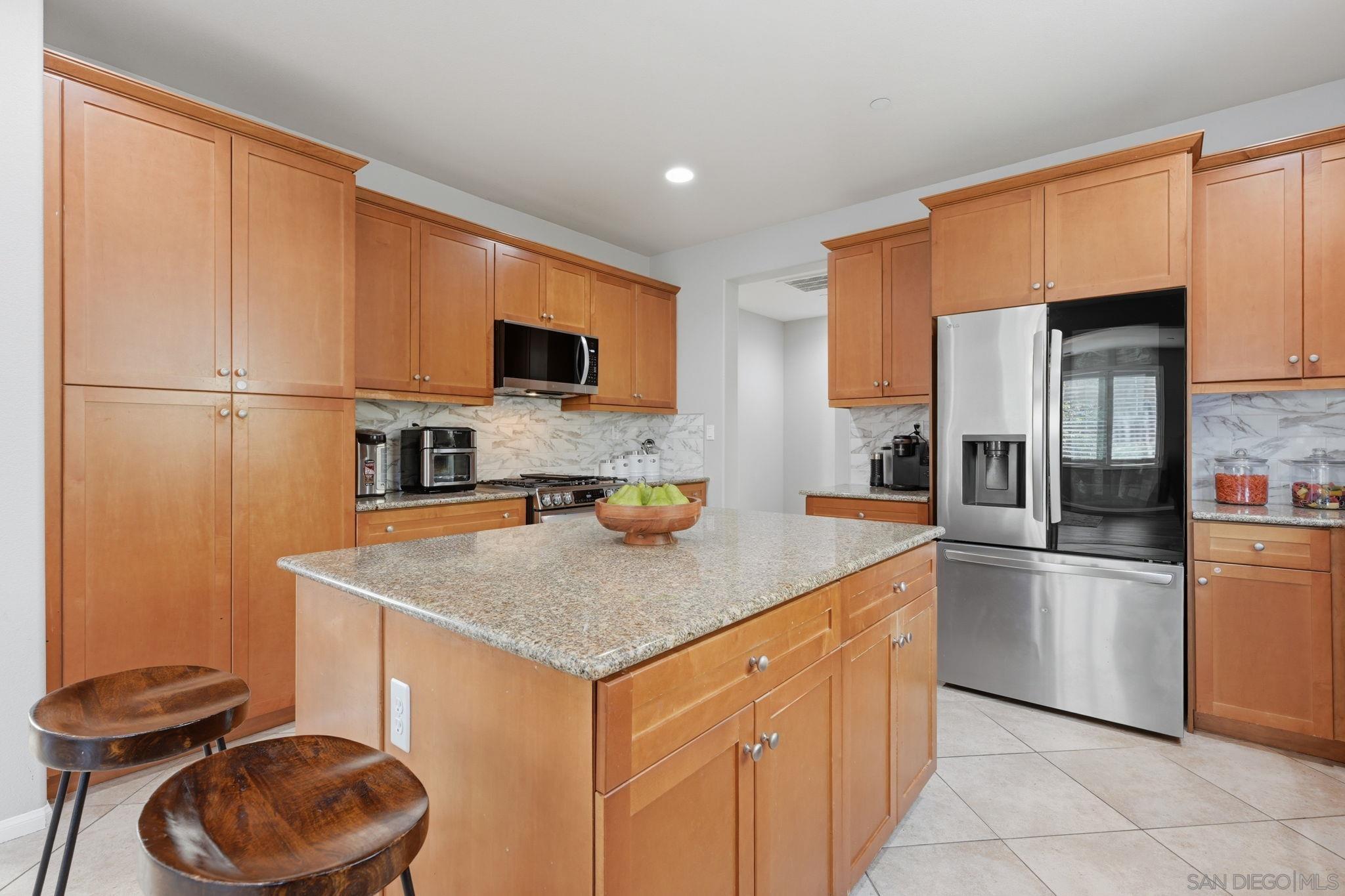 Detail Gallery Image 12 of 56 For 3257  Timken Circle, Escondido,  CA 92027 - 6 Beds | 3/1 Baths