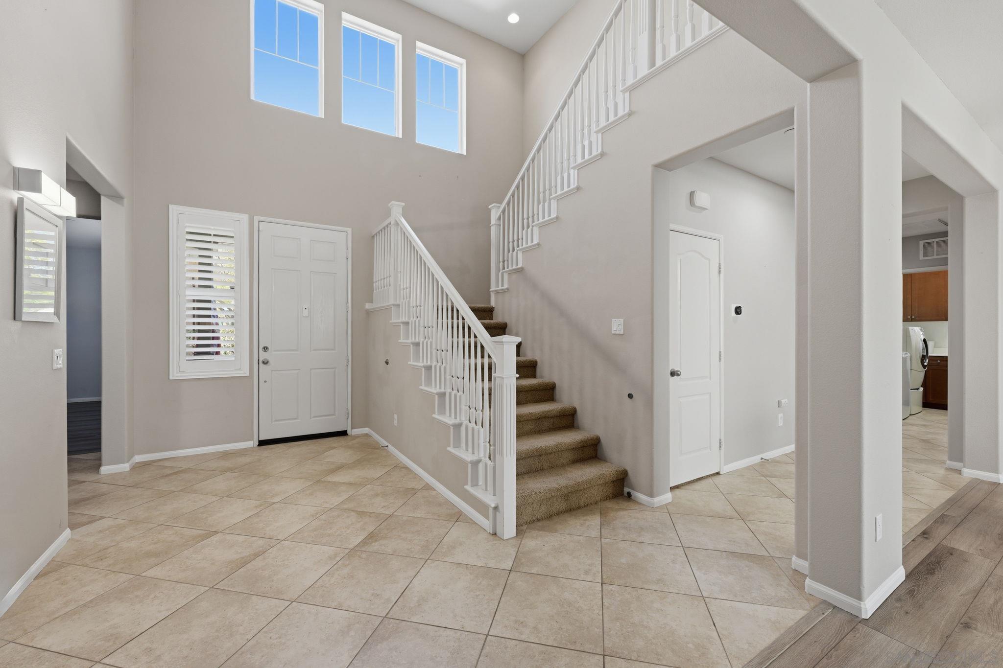 Detail Gallery Image 4 of 56 For 3257  Timken Circle, Escondido,  CA 92027 - 6 Beds | 3/1 Baths