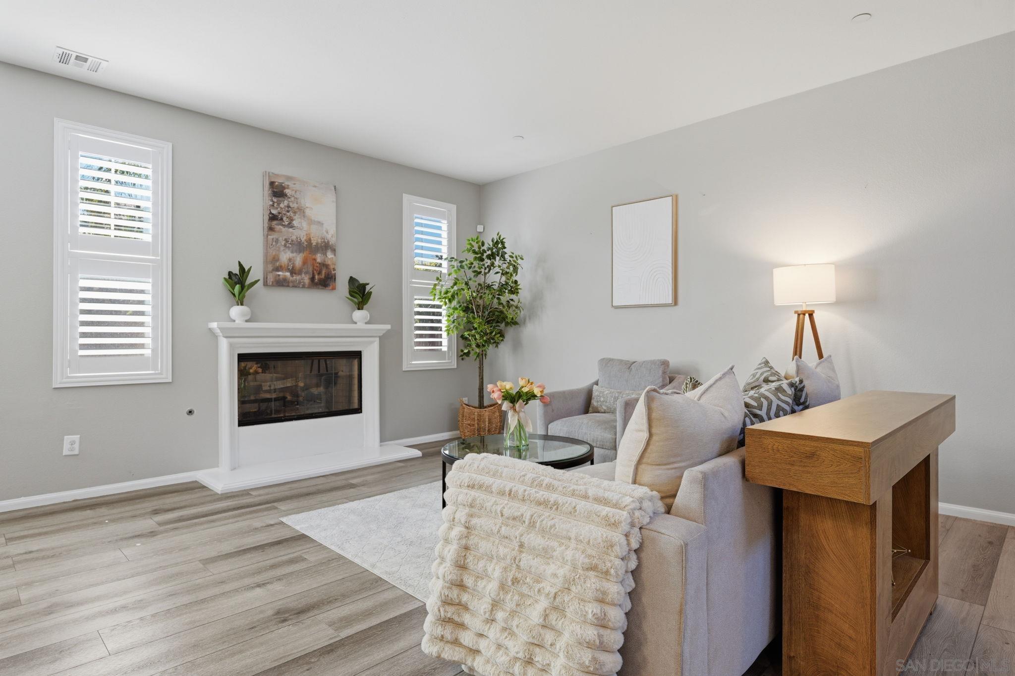 Detail Gallery Image 5 of 56 For 3257  Timken Circle, Escondido,  CA 92027 - 6 Beds | 3/1 Baths