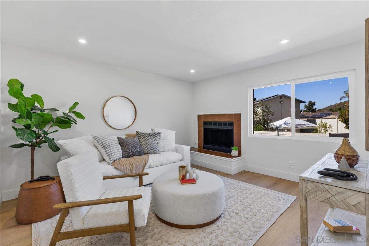 Front Image Thumbnail for SD260006555