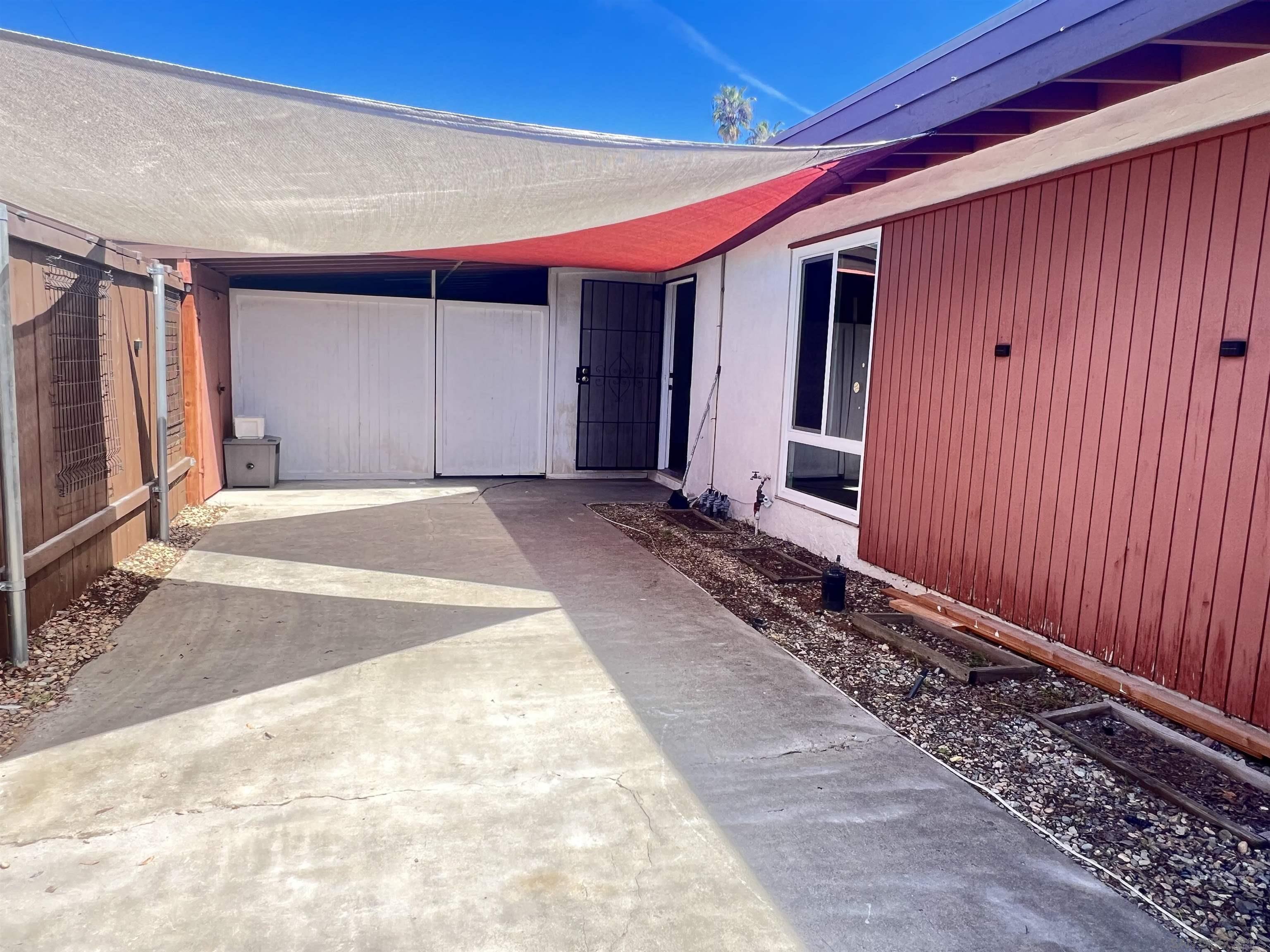 Detail Gallery Image 2 of 12 For 9267  Farilawn St, Santee,  CA 92071 - 3 Beds | 2 Baths