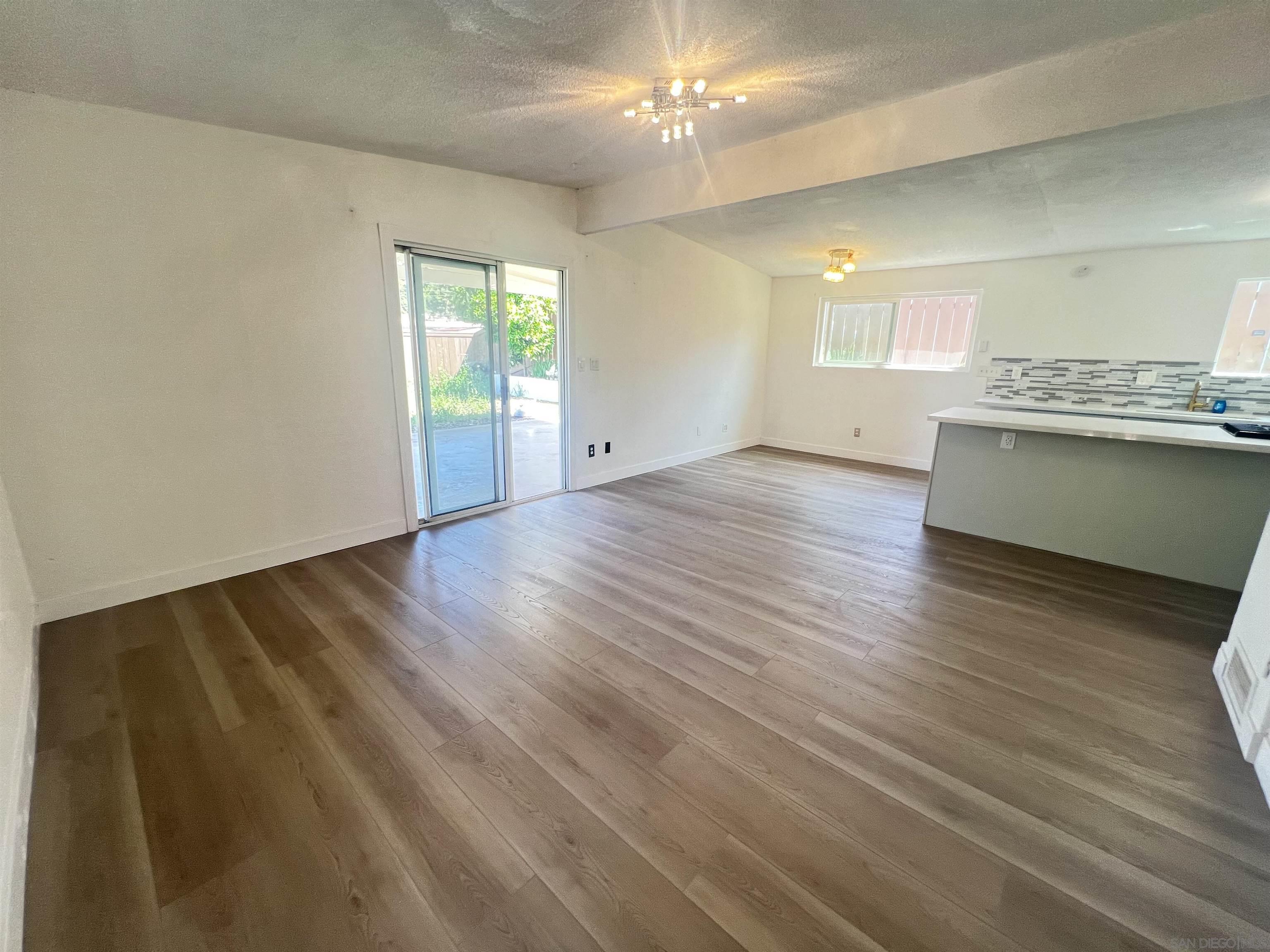 Detail Gallery Image 3 of 12 For 9267  Farilawn St, Santee,  CA 92071 - 3 Beds | 2 Baths