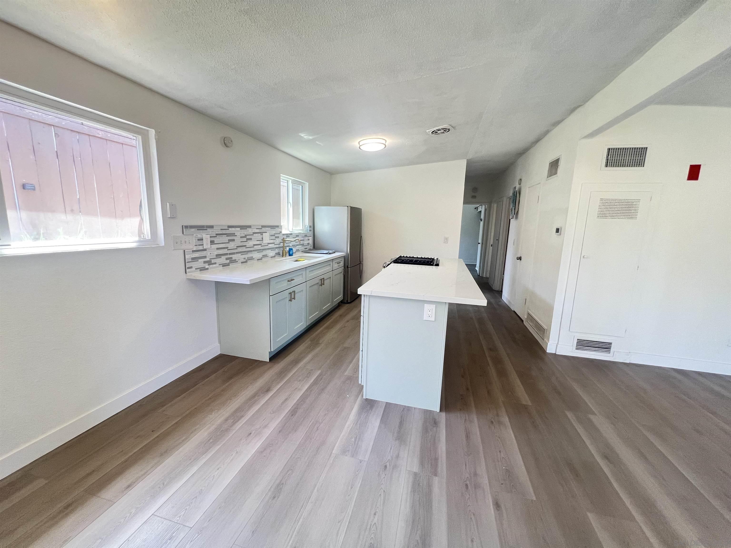 Detail Gallery Image 4 of 12 For 9267  Farilawn St, Santee,  CA 92071 - 3 Beds | 2 Baths