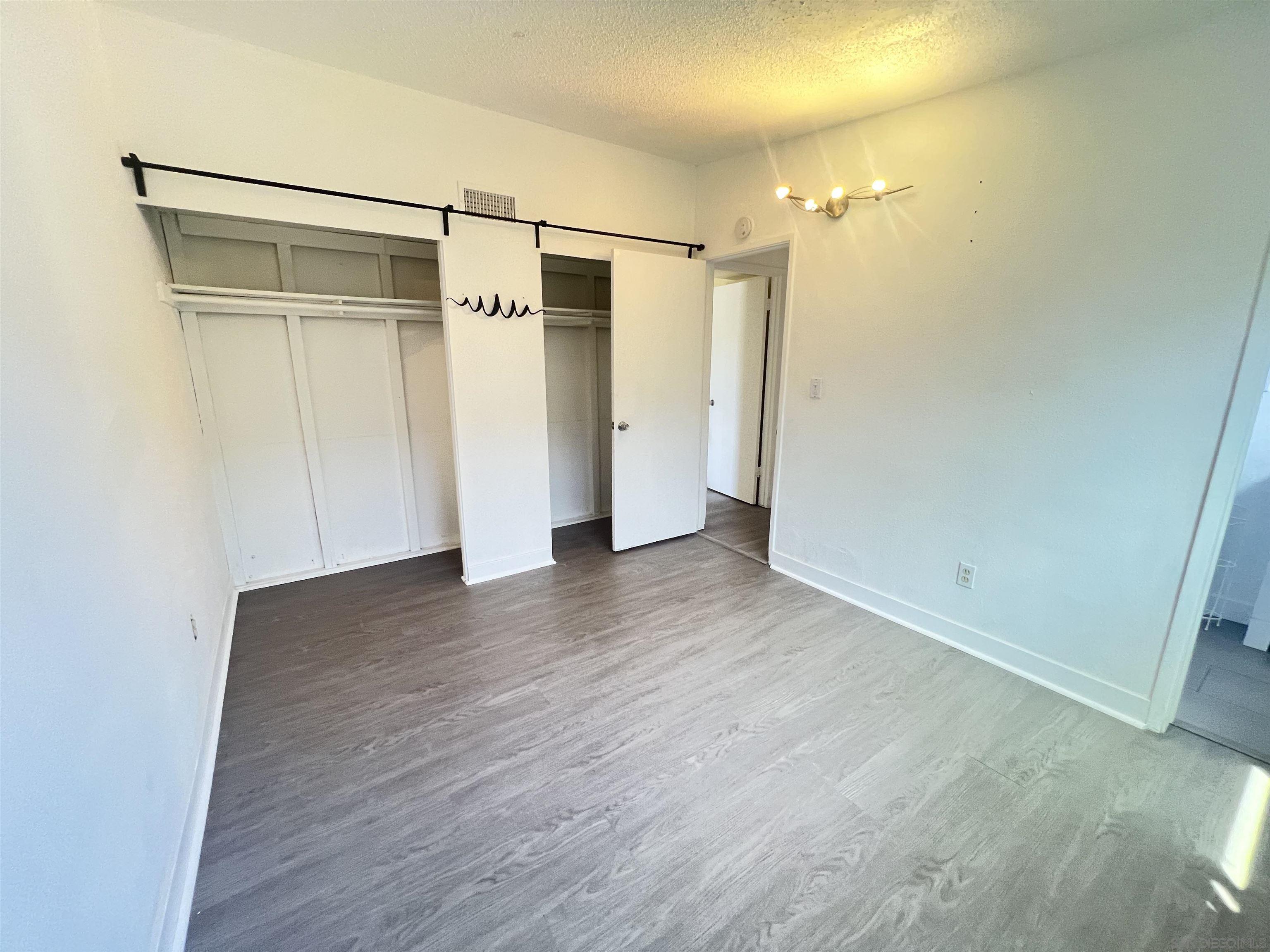 Detail Gallery Image 8 of 12 For 9267  Farilawn St, Santee,  CA 92071 - 3 Beds | 2 Baths