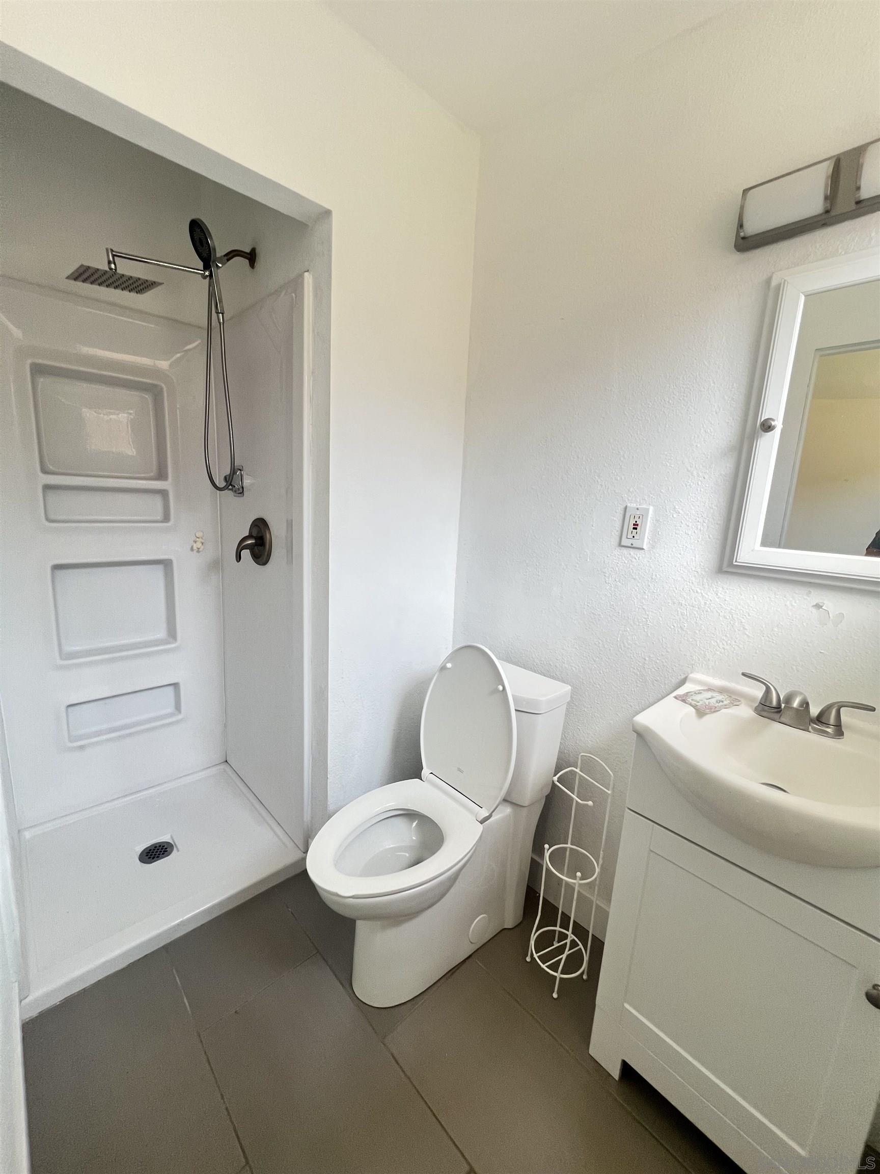 Detail Gallery Image 9 of 12 For 9267  Farilawn St, Santee,  CA 92071 - 3 Beds | 2 Baths