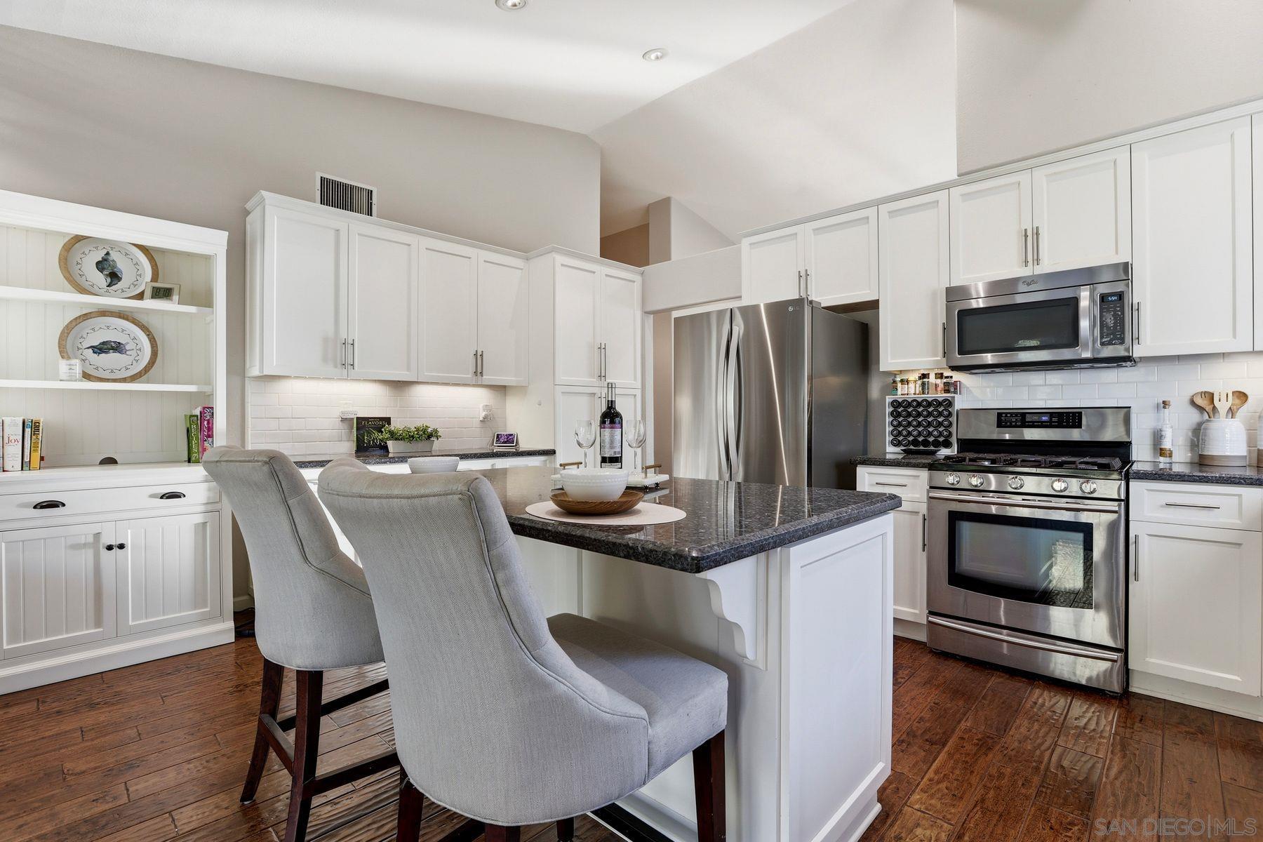 Detail Gallery Image 12 of 54 For 1424  Calle Marbella, Oceanside,  CA 92056 - 3 Beds | 2 Baths