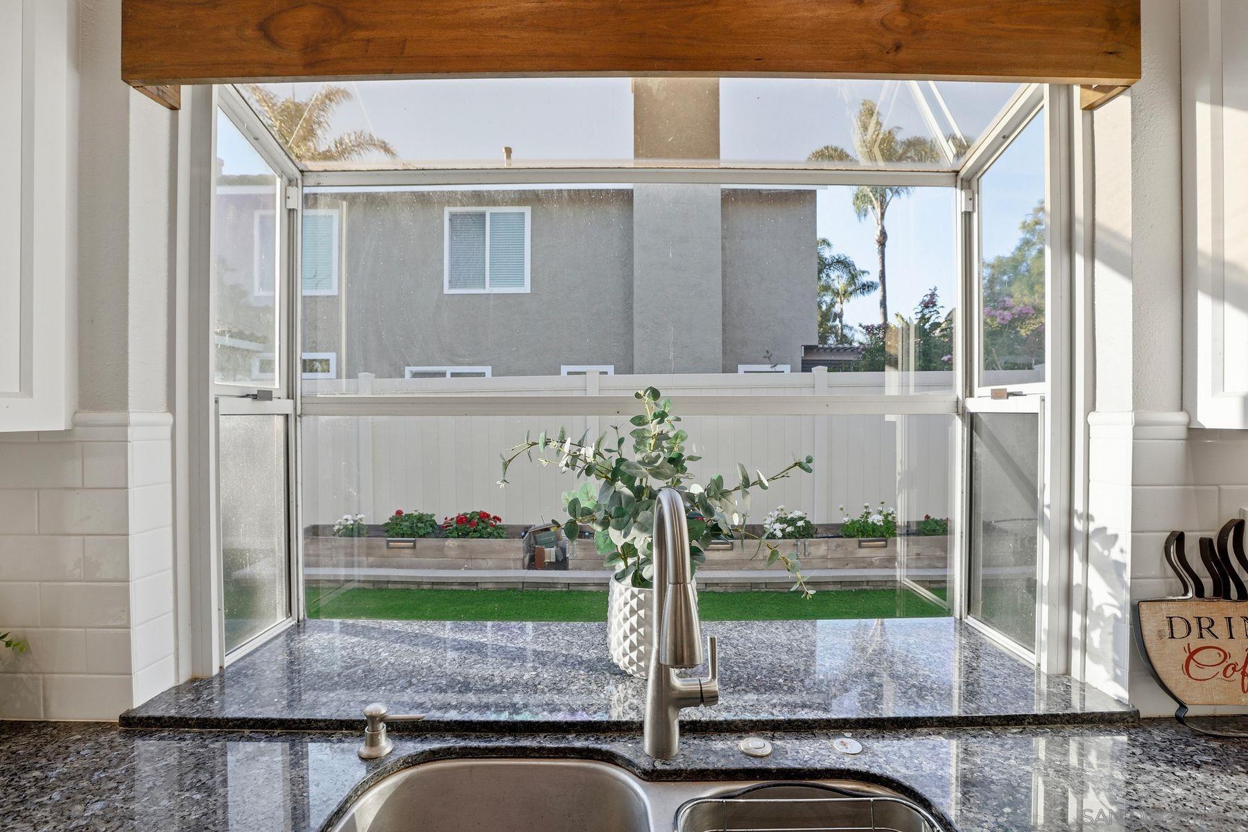 Detail Gallery Image 15 of 54 For 1424  Calle Marbella, Oceanside,  CA 92056 - 3 Beds | 2 Baths