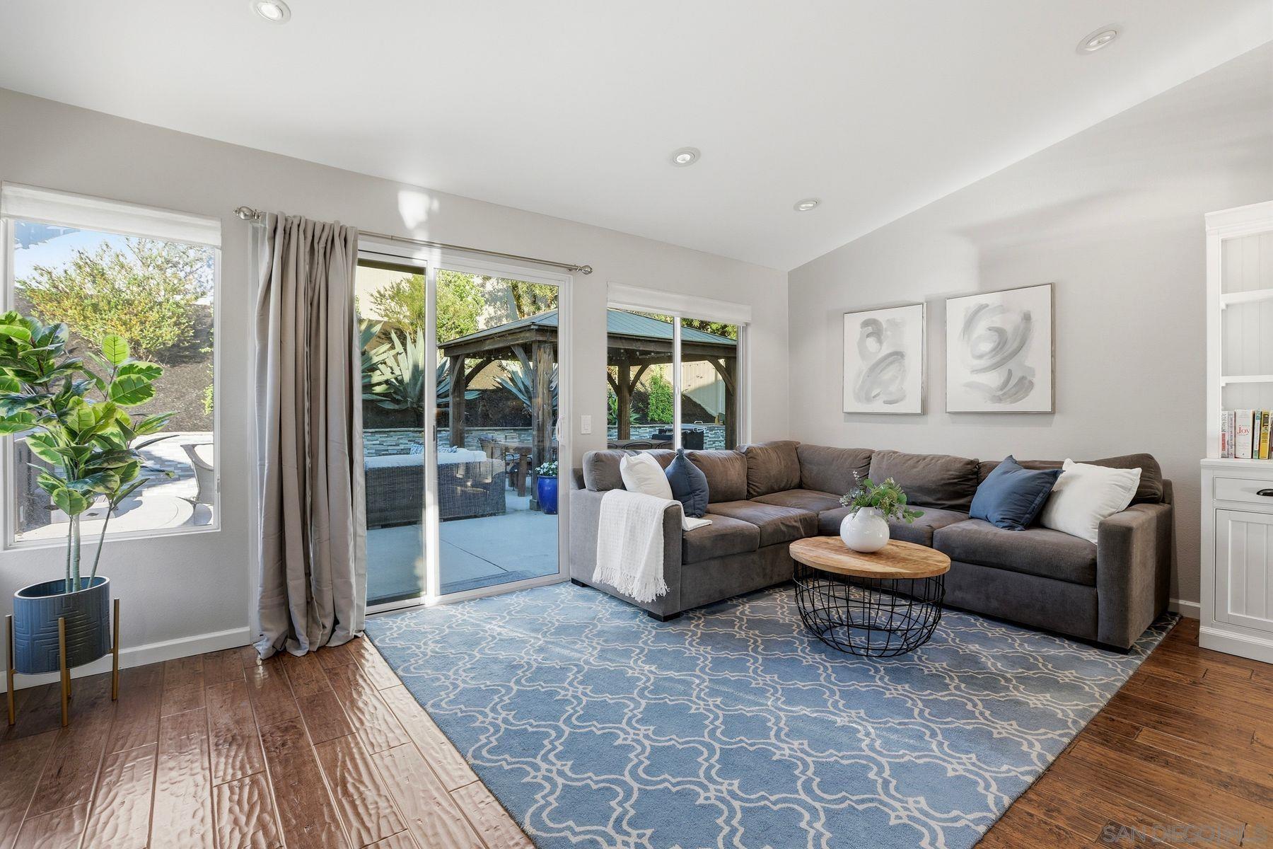 Detail Gallery Image 19 of 54 For 1424  Calle Marbella, Oceanside,  CA 92056 - 3 Beds | 2 Baths