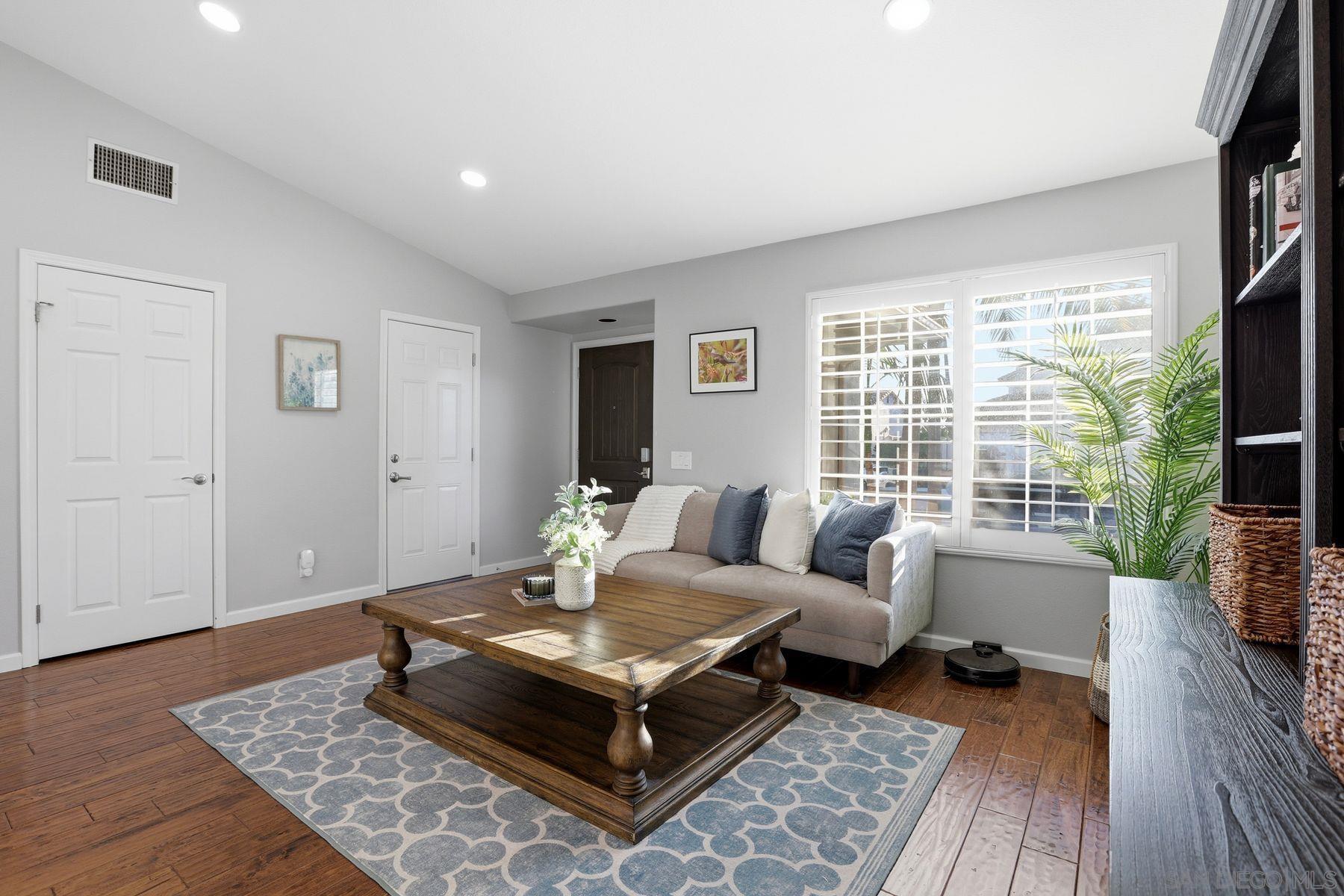 Detail Gallery Image 7 of 54 For 1424  Calle Marbella, Oceanside,  CA 92056 - 3 Beds | 2 Baths