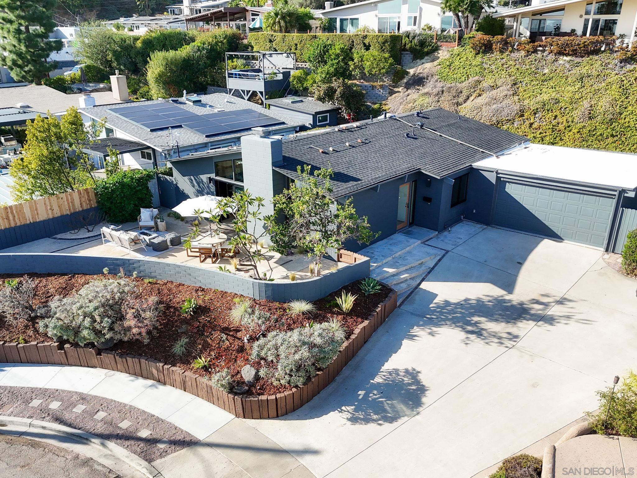 Detail Gallery Image 12 of 49 For 2526  Aster St, San Diego,  CA 92109 - 4 Beds | 2 Baths