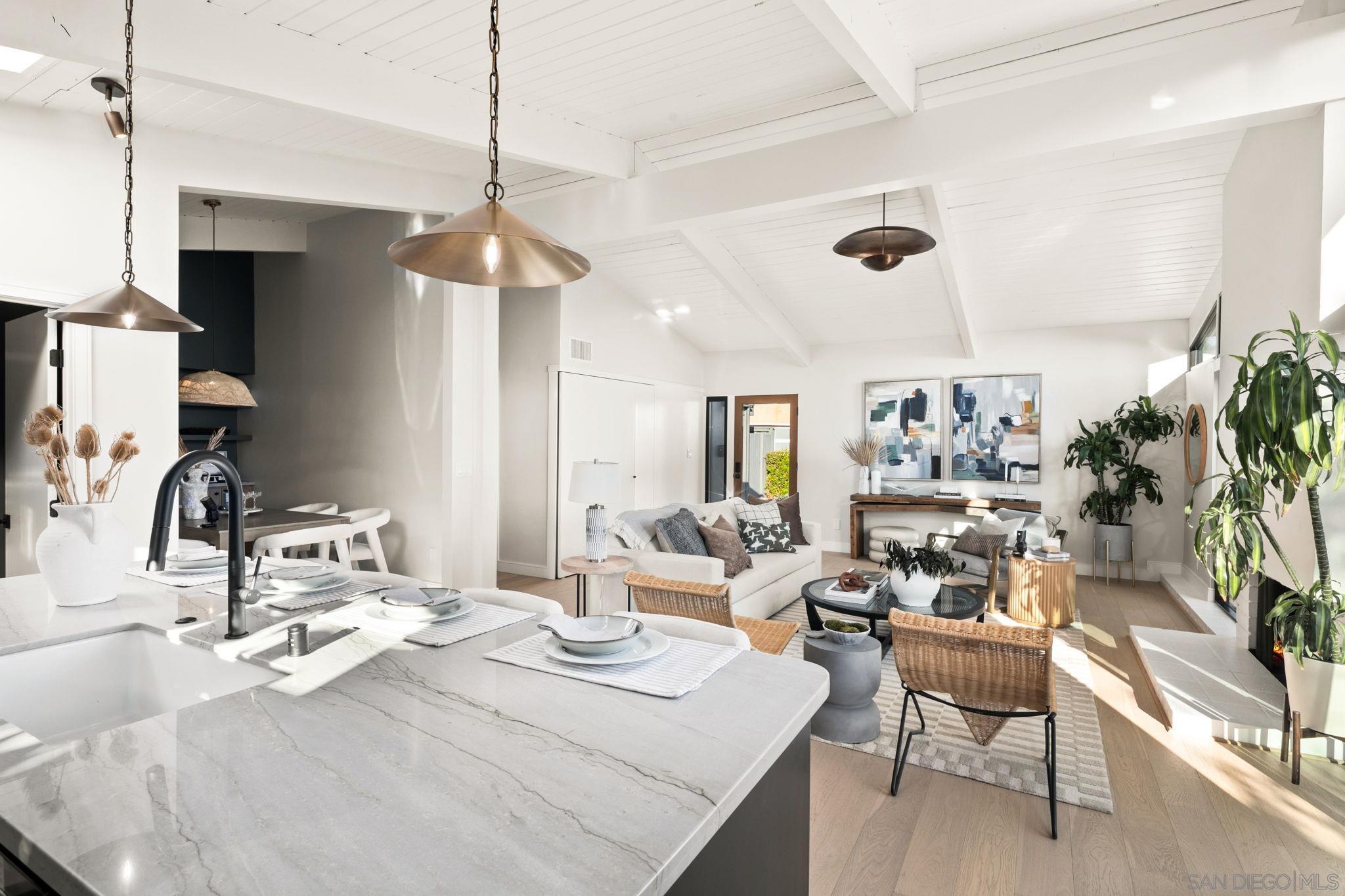 Detail Gallery Image 13 of 49 For 2526  Aster St, San Diego,  CA 92109 - 4 Beds | 2 Baths