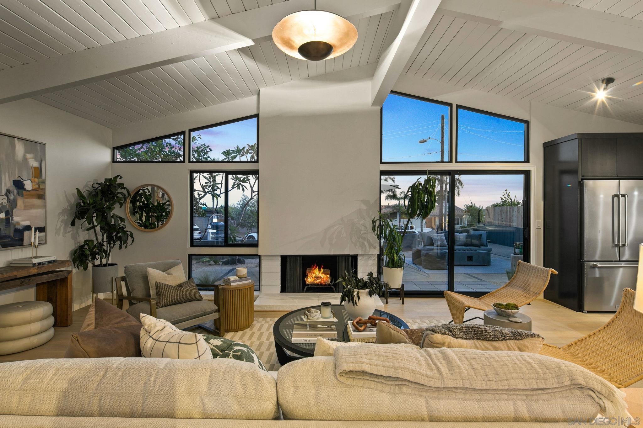 Detail Gallery Image 17 of 49 For 2526  Aster St, San Diego,  CA 92109 - 4 Beds | 2 Baths